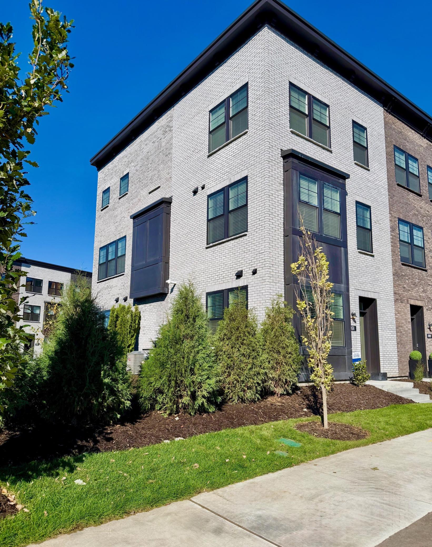 View of (TH) Side x Side at 851 Mount Curve, Saint Paul - Mike Wilen | Minnesota Team Real Estate