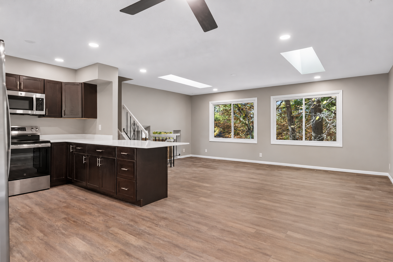 View of Residential at 830 Winthrop Street, Saint Paul MN 55119, Saint Paul (9 of 28) - Mike Wilen | Minnesota Team Real Estate
