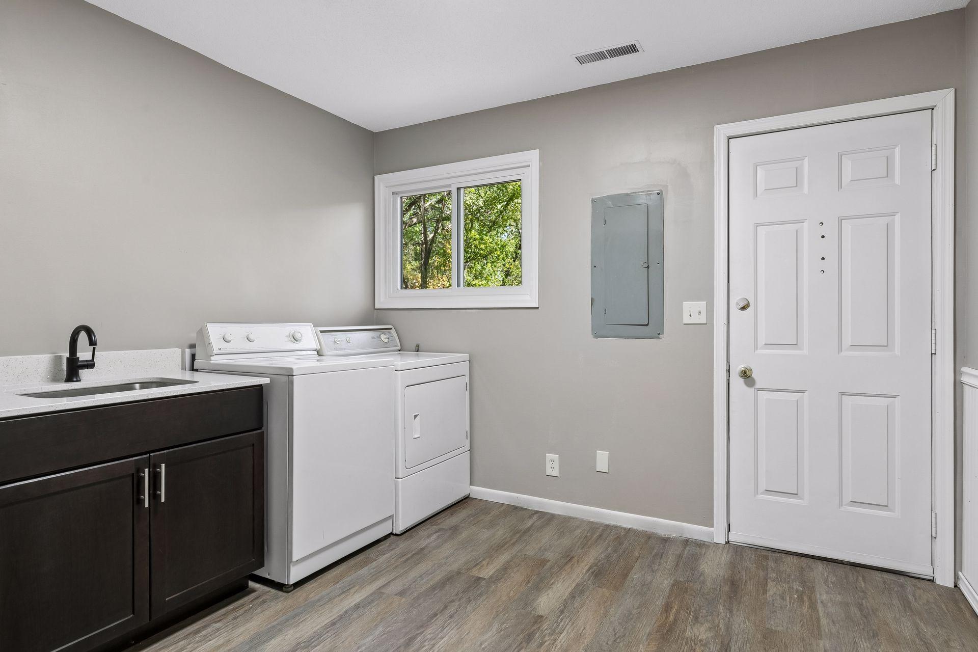View of Residential at 830 Winthrop Street, Saint Paul MN 55119, Saint Paul (23 of 28) - Mike Wilen | Minnesota Team Real Estate