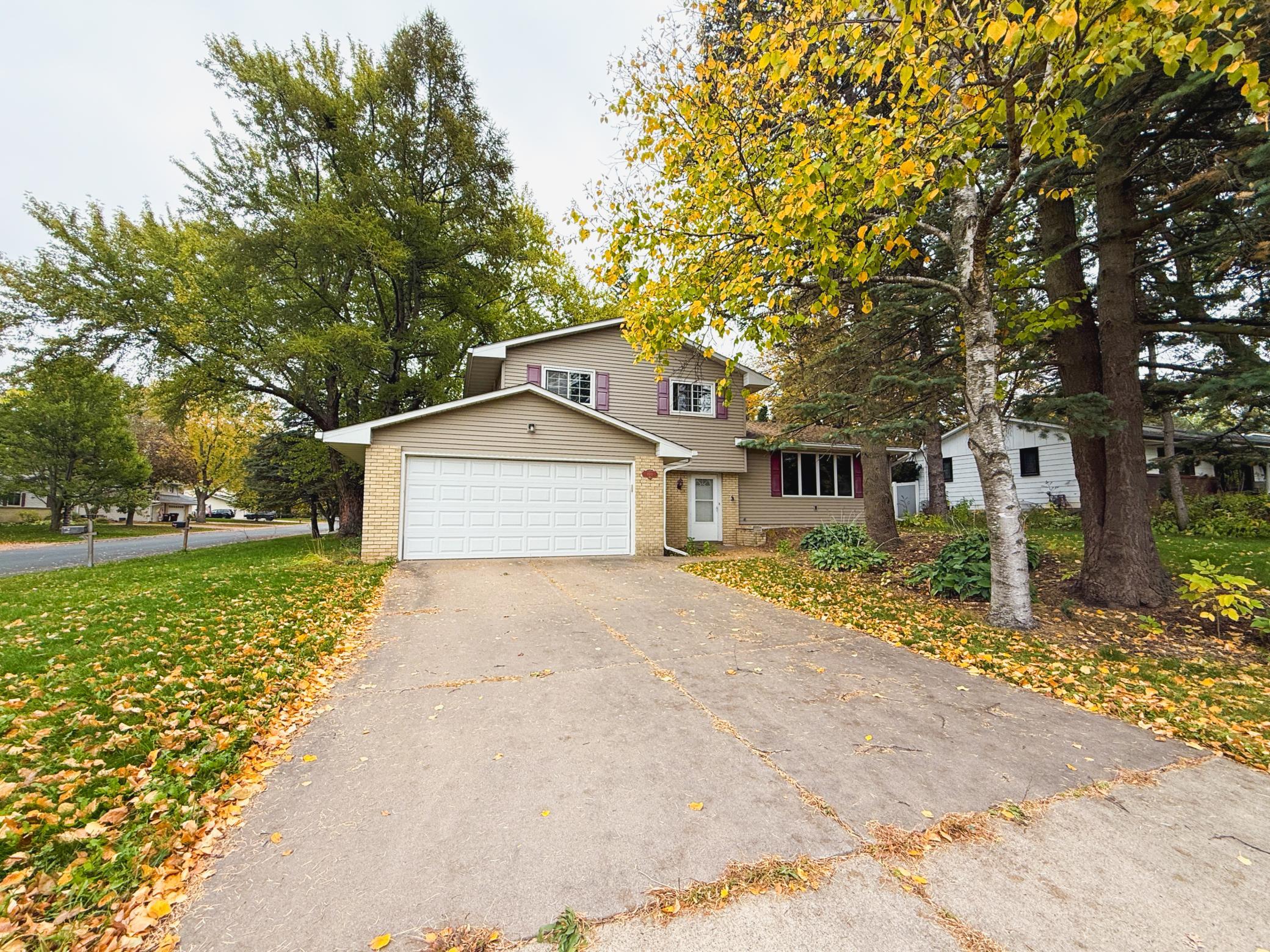 View of Residential at 1081 Cedarwood Drive, Woodbury MN 55125, Woodbury (10 of 38) - Mike Wilen | Minnesota Team Real Estate