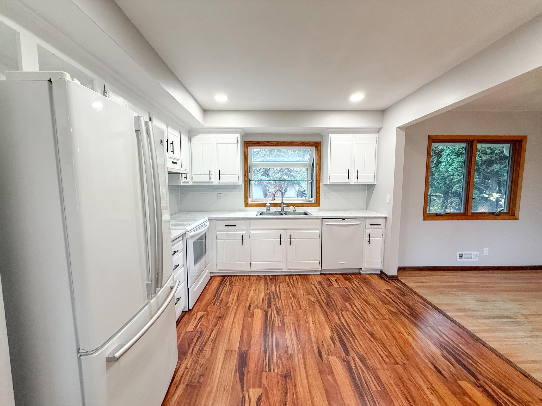 View of Residential at 1081 Cedarwood Drive, Woodbury MN 55125, Woodbury (23 of 38) - Mike Wilen | Minnesota Team Real Estate