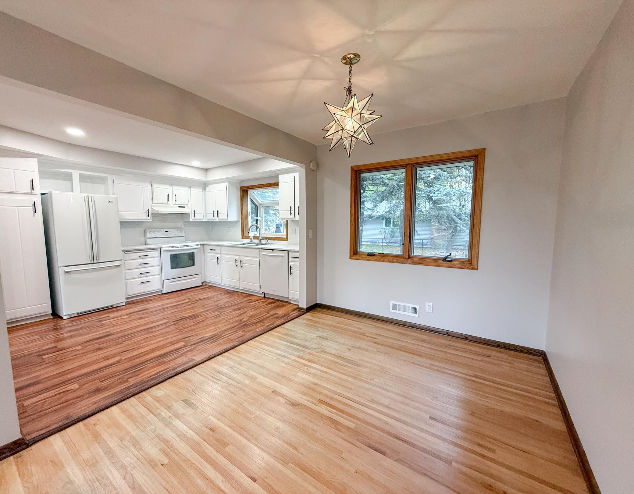 View of Residential at 1081 Cedarwood Drive, Woodbury MN 55125, Woodbury (22 of 38) - Mike Wilen | Minnesota Team Real Estate