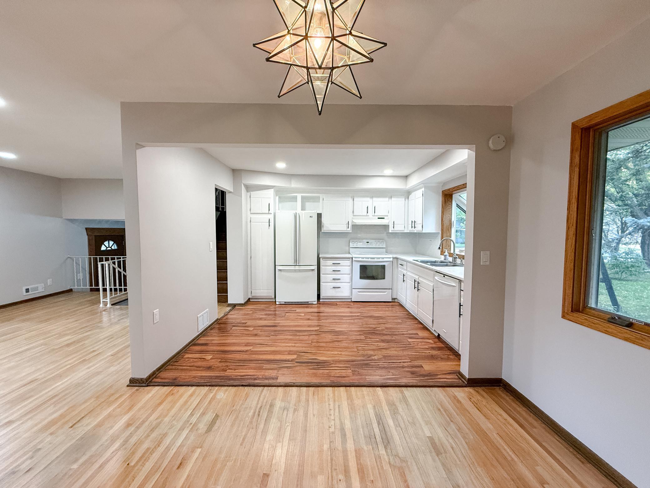 View of Residential at 1081 Cedarwood Drive, Woodbury MN 55125, Woodbury (20 of 38) - Mike Wilen | Minnesota Team Real Estate