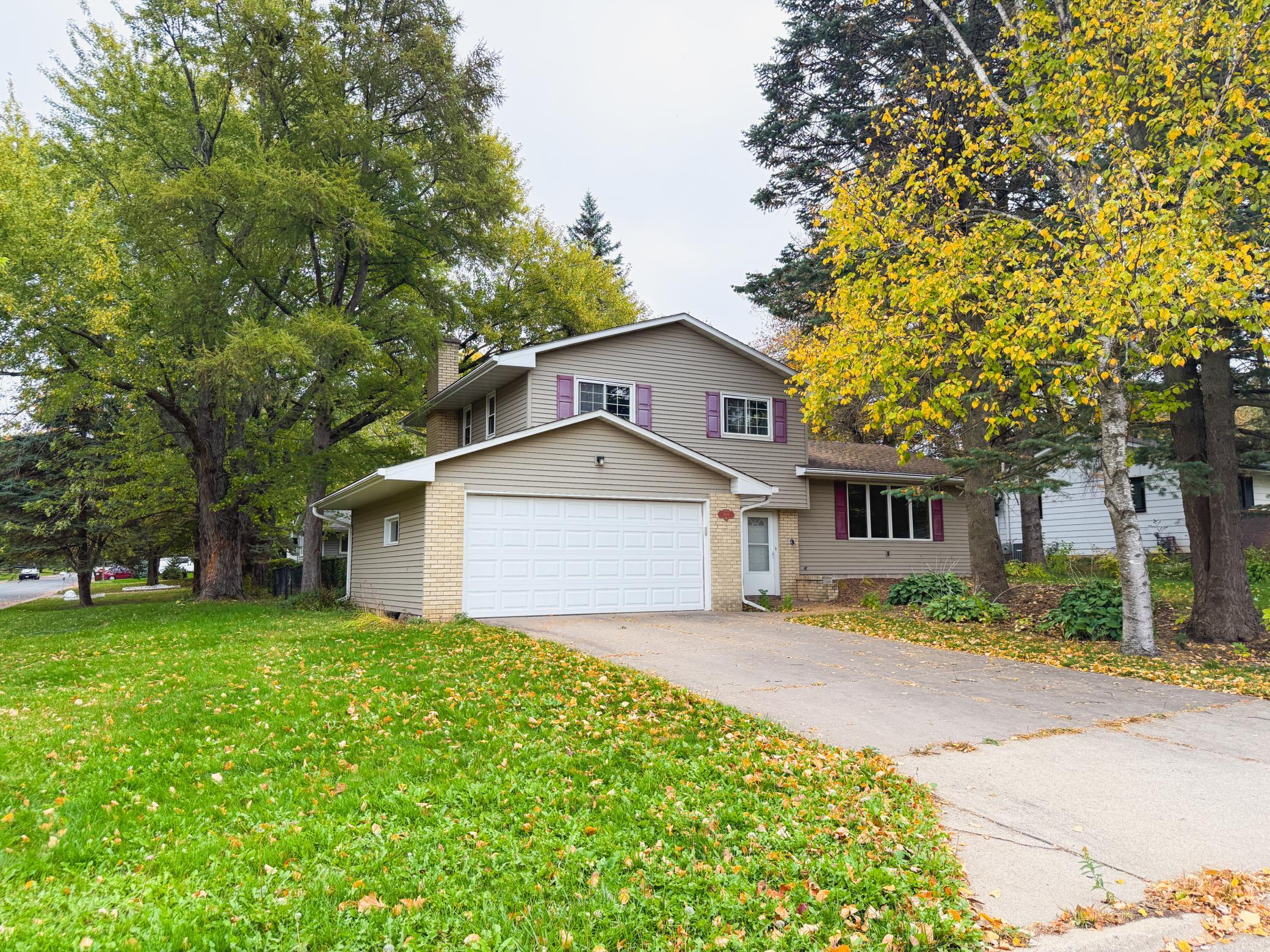 View of Single Family at 1081 Cedarwood Drive, Woodbury - Mike Wilen | Minnesota Team Real Estate