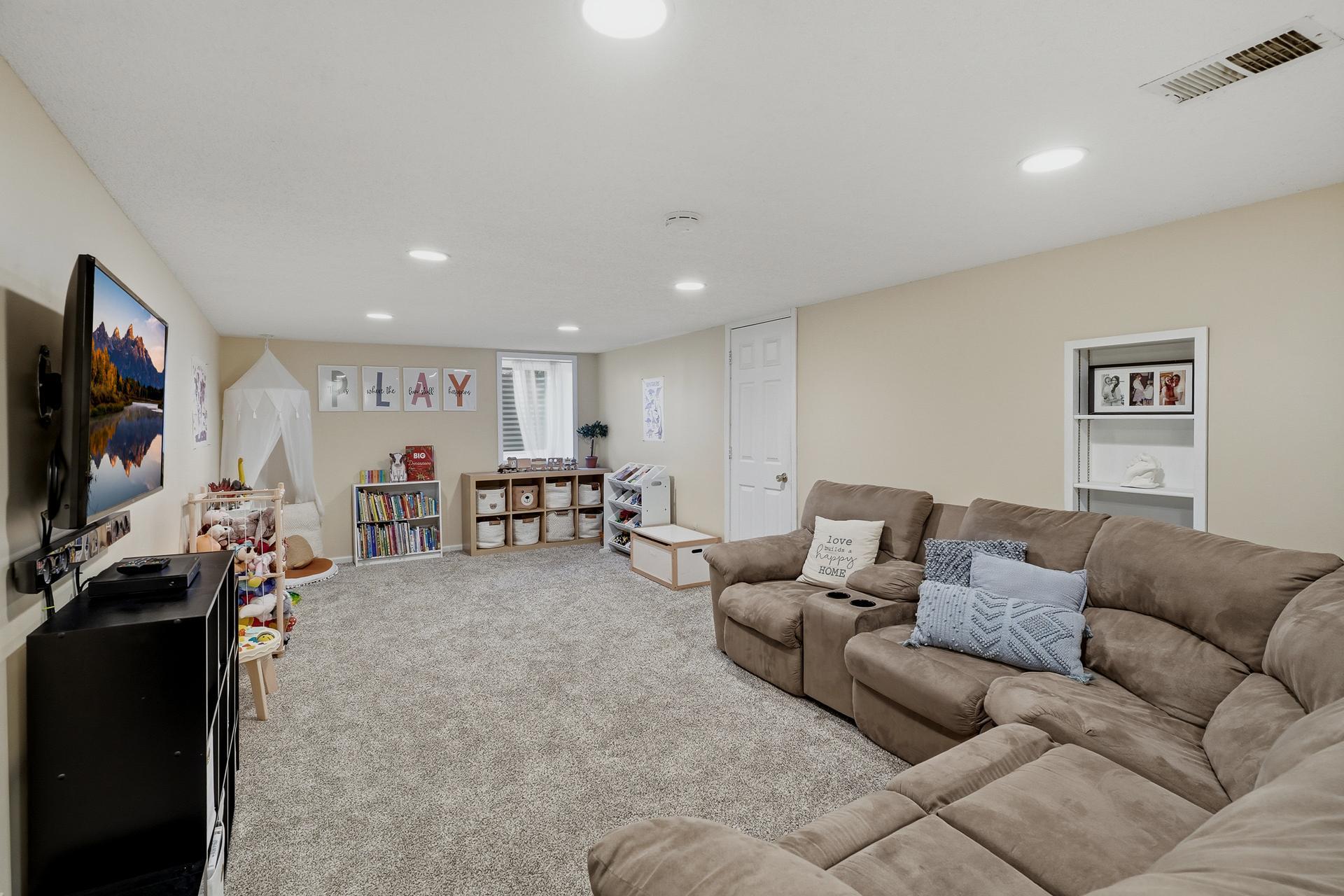 View of Residential at 10633 Xavis Street, Coon Rapids MN 55433, Coon Rapids (26 of 41) - Mike Wilen | Minnesota Team Real Estate