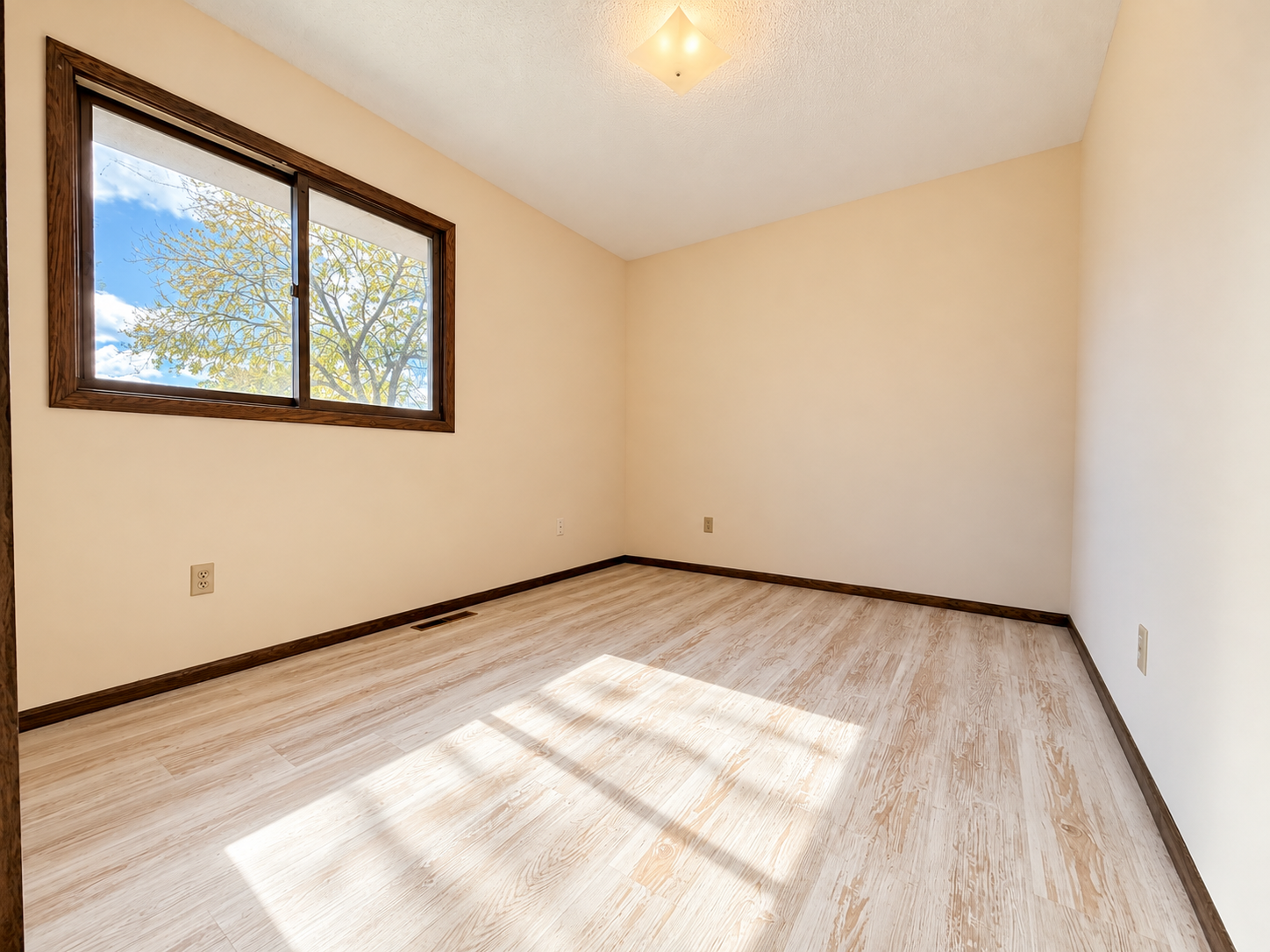 View of Residential at 8223 Brunswick Circle, Brooklyn Park MN 55443, Brooklyn Park (14 of 29) - Mike Wilen | Minnesota Team Real Estate