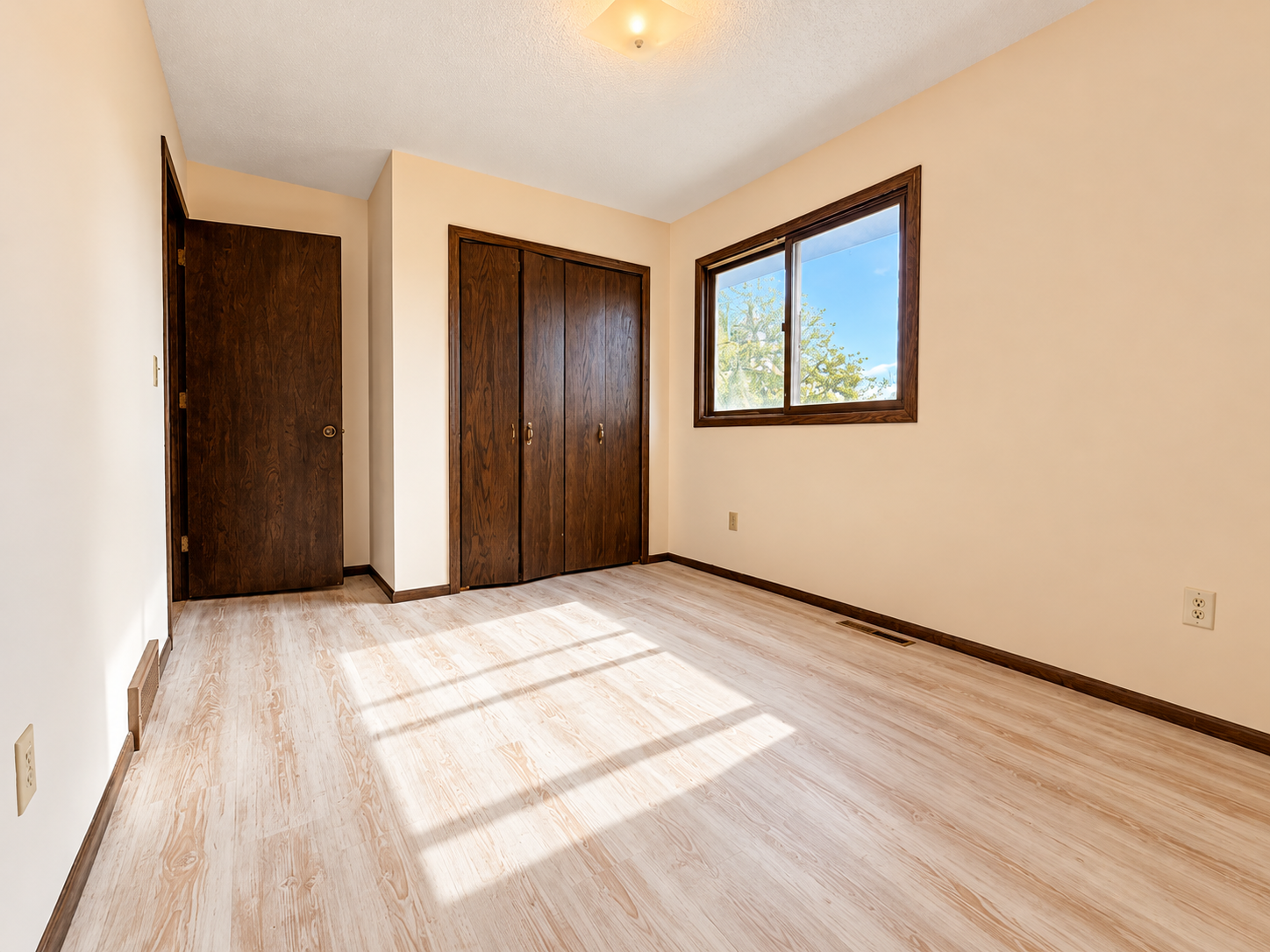 View of Residential at 8223 Brunswick Circle, Brooklyn Park MN 55443, Brooklyn Park (16 of 29) - Mike Wilen | Minnesota Team Real Estate