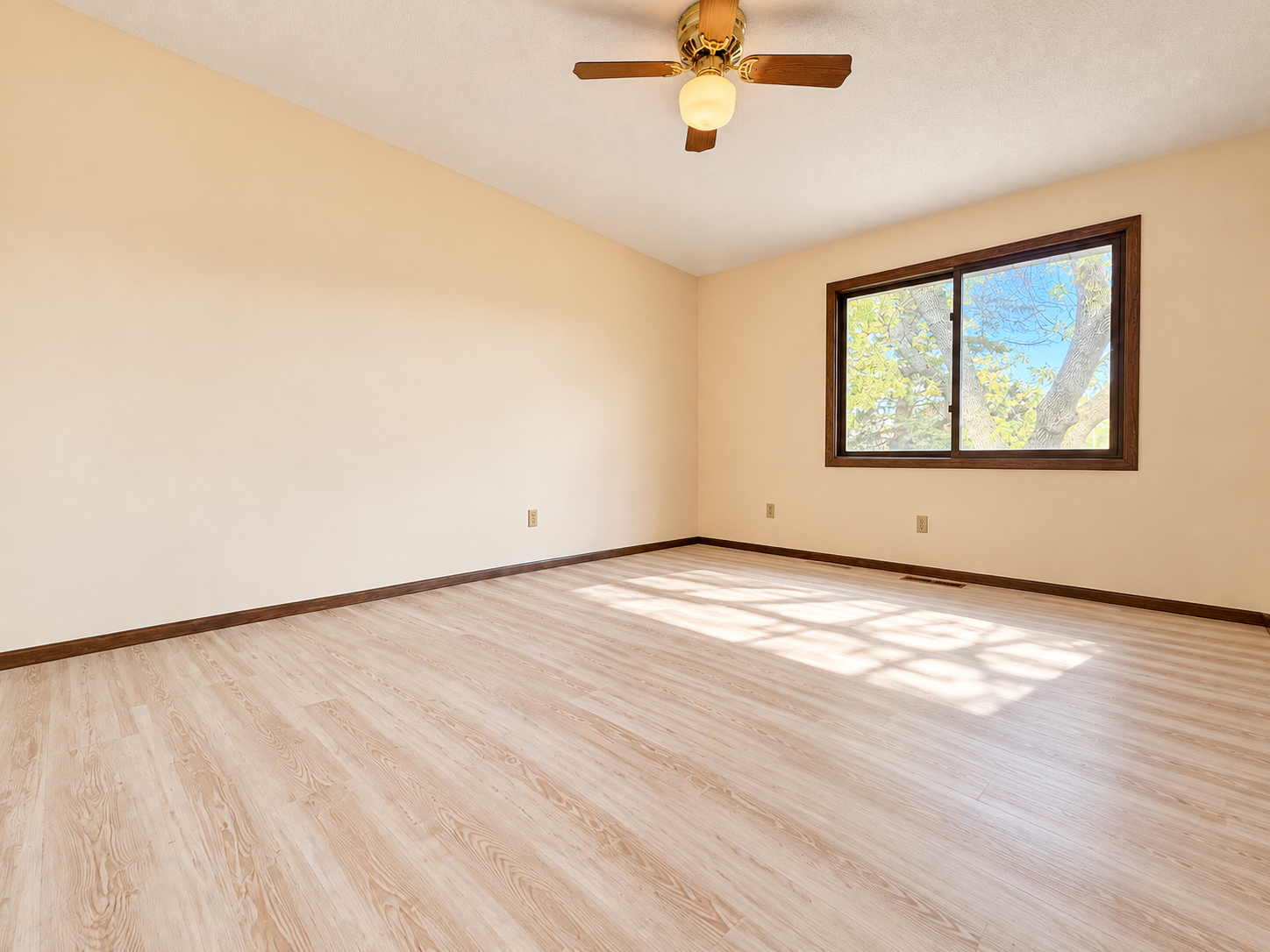 View of Residential at 8223 Brunswick Circle, Brooklyn Park MN 55443, Brooklyn Park (15 of 29) - Mike Wilen | Minnesota Team Real Estate