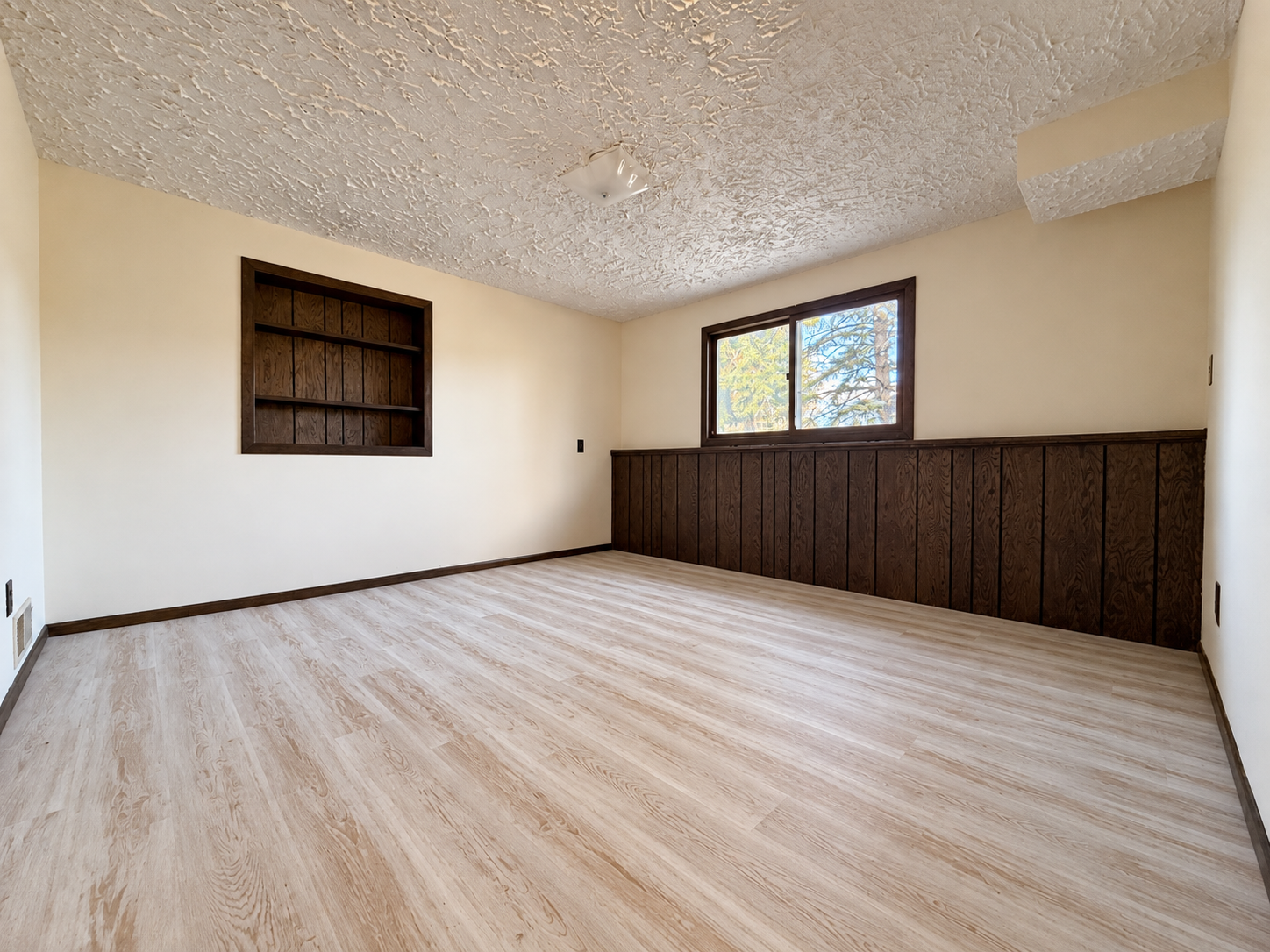 View of Residential at 8223 Brunswick Circle, Brooklyn Park MN 55443, Brooklyn Park (21 of 29) - Mike Wilen | Minnesota Team Real Estate