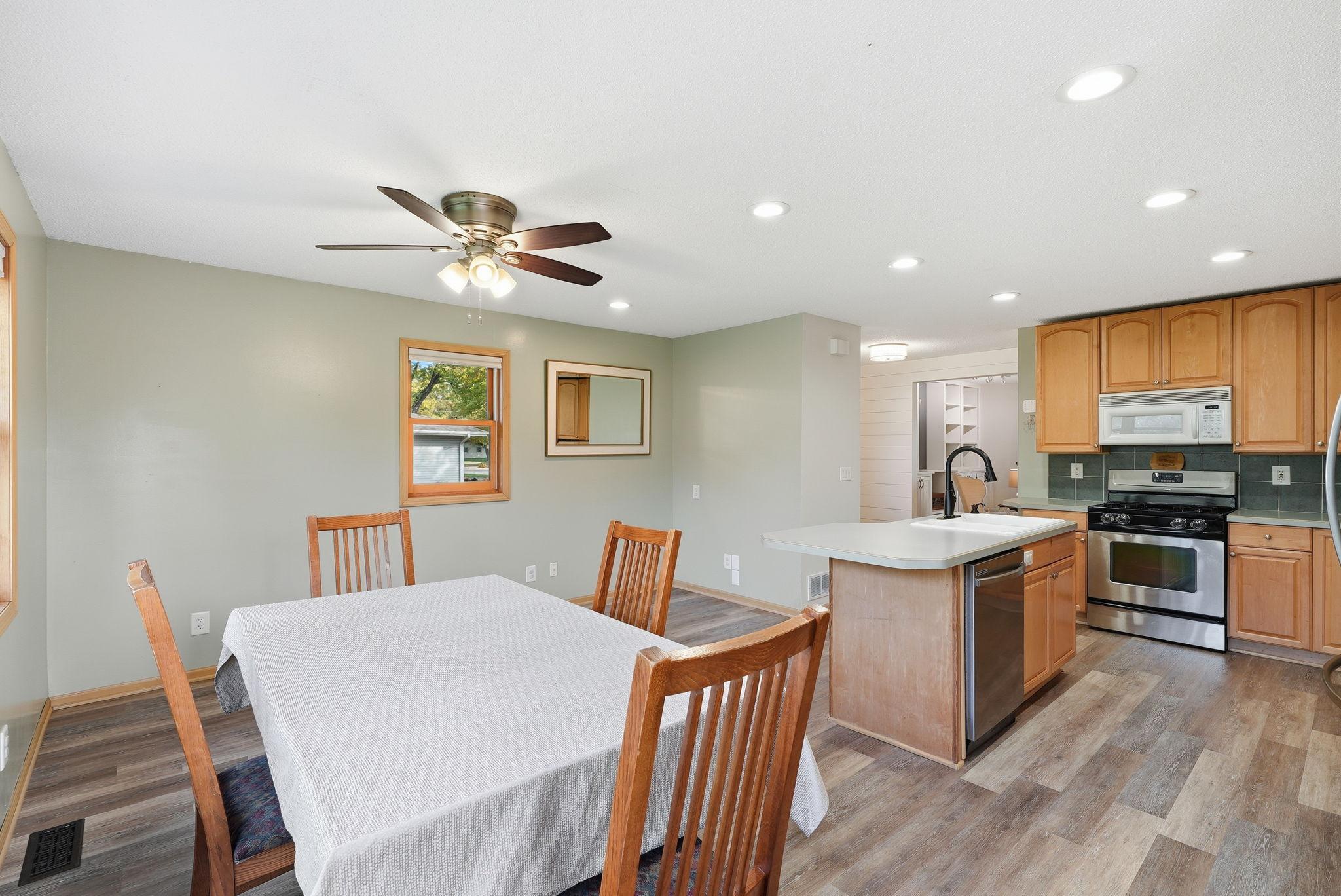View of Residential at 10525 Rhode Island Avenue, Brooklyn Park MN 55445, Brooklyn Park (8 of 39) - Mike Wilen | Minnesota Team Real Estate