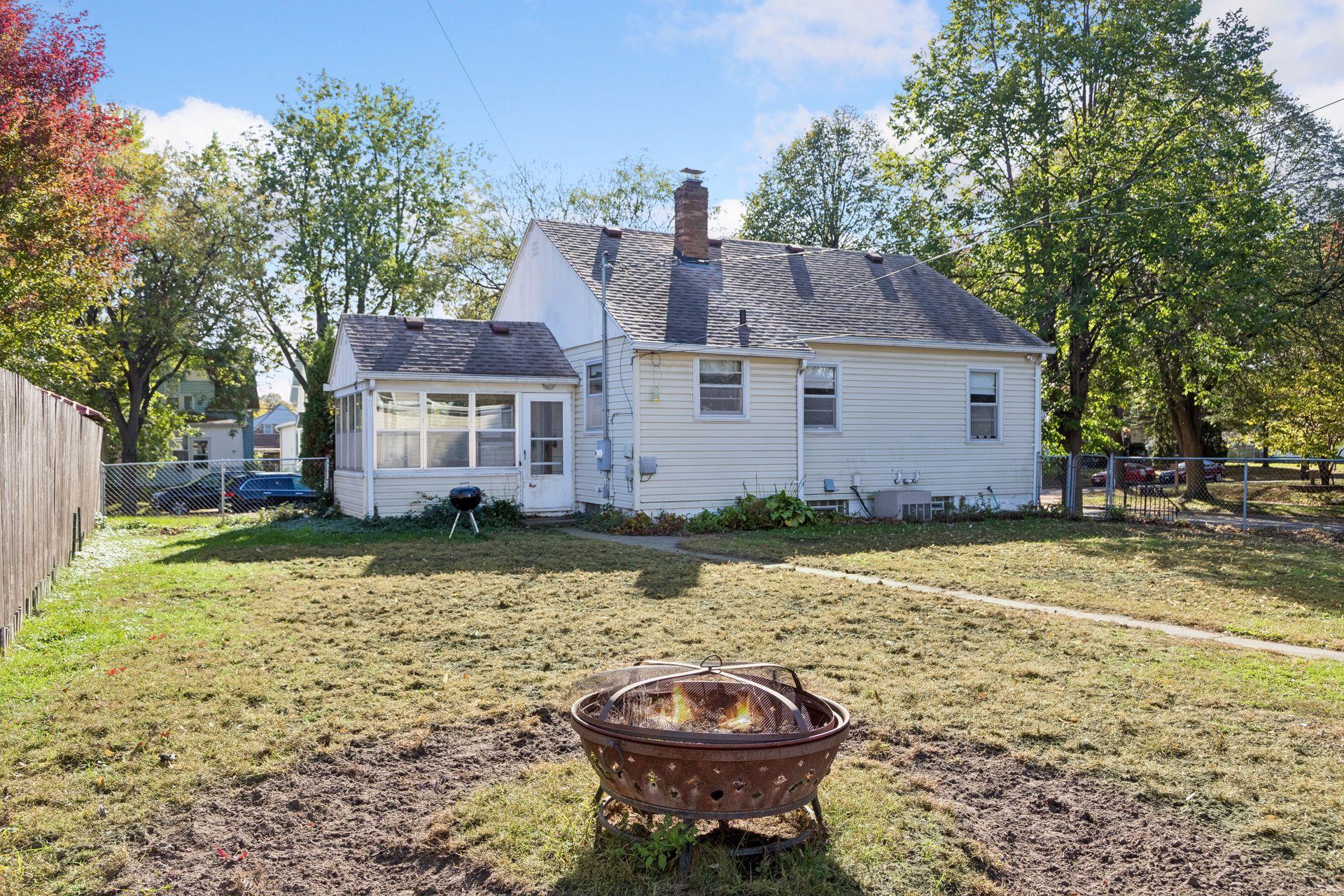 View of Residential at 977 Scheffer Avenue, Saint Paul MN 55102, Saint Paul (27 of 30) - Mike Wilen | Minnesota Team Real Estate