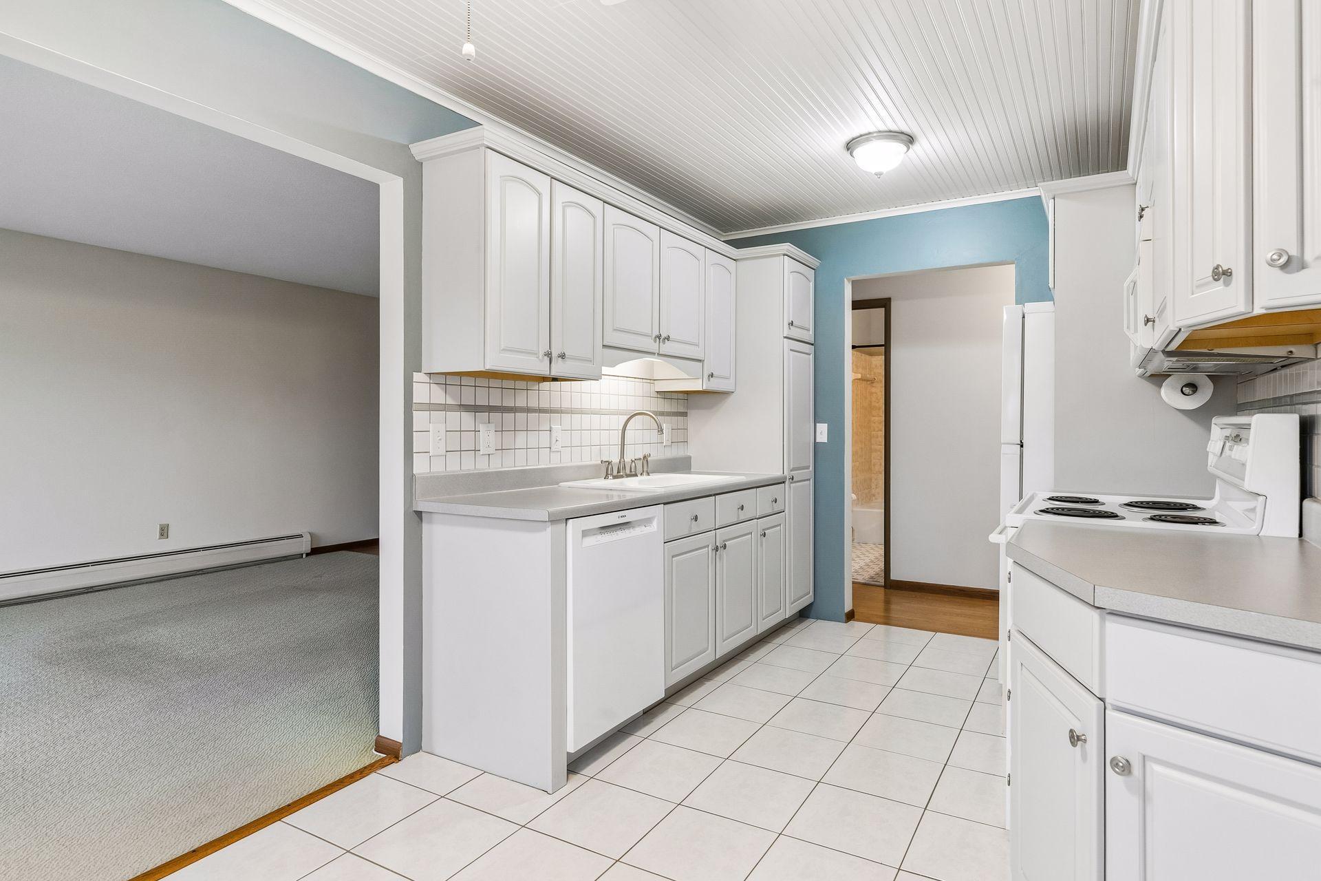 View of Residential at 2700 Oxford Street #140, Roseville MN 55113, Roseville (14 of 28) - Mike Wilen | Minnesota Team Real Estate