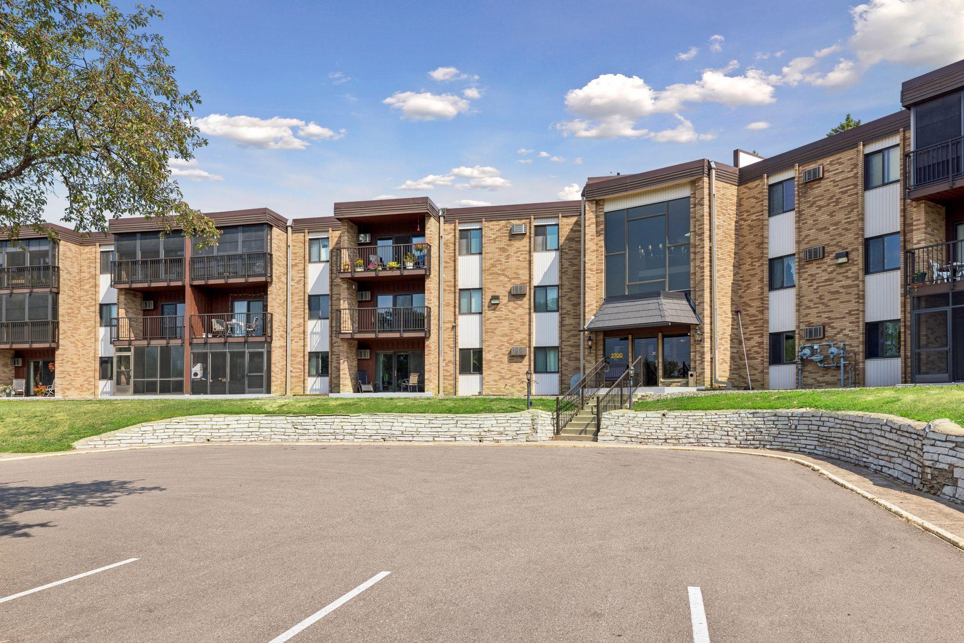 View of Residential at 2700 Oxford Street #140, Roseville MN 55113, Roseville (27 of 28) - Mike Wilen | Minnesota Team Real Estate