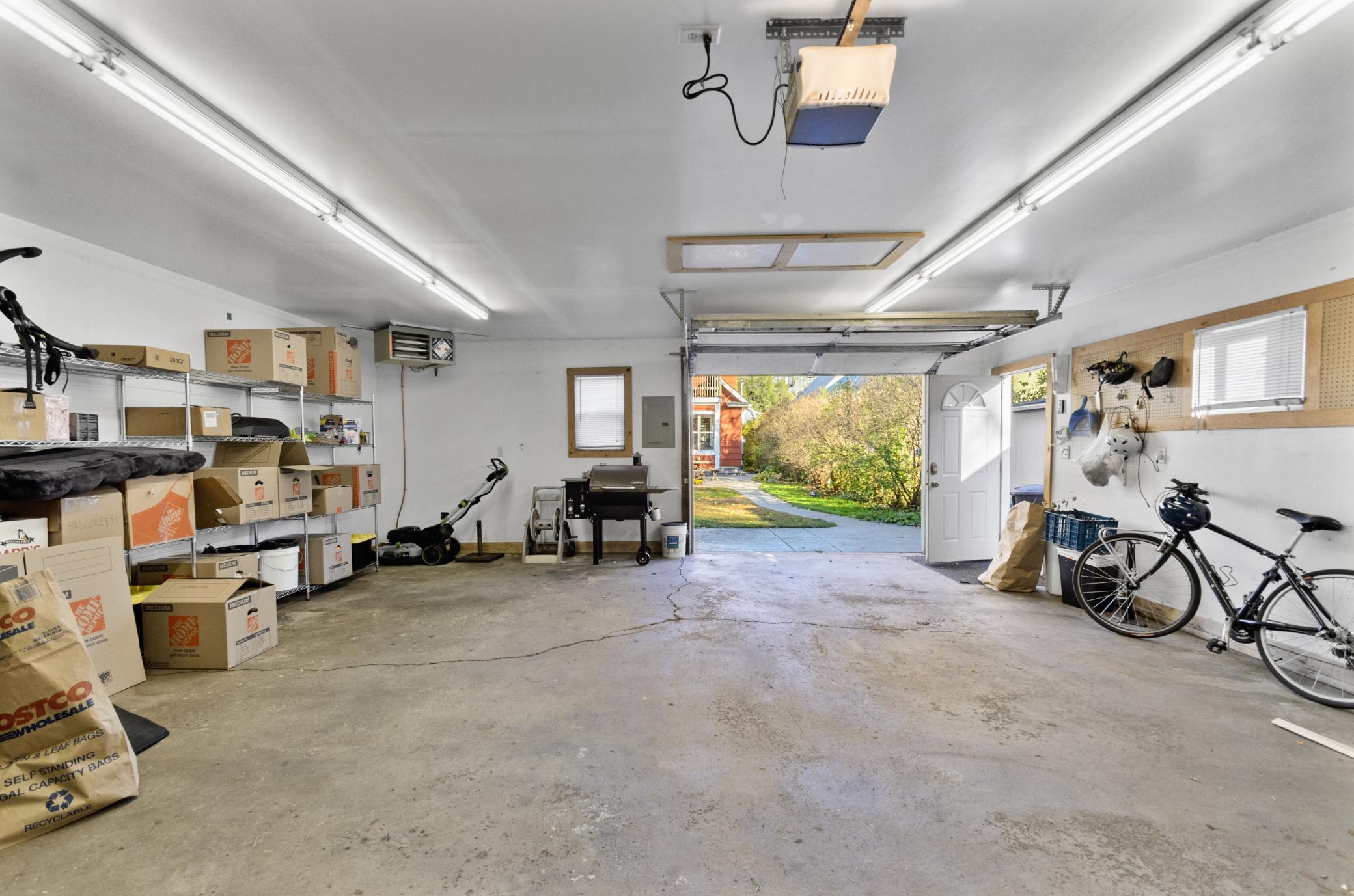 View of Residential at 2322 Grand Street, Minneapolis MN 55418, Minneapolis (36 of 38) - Mike Wilen | Minnesota Team Real Estate