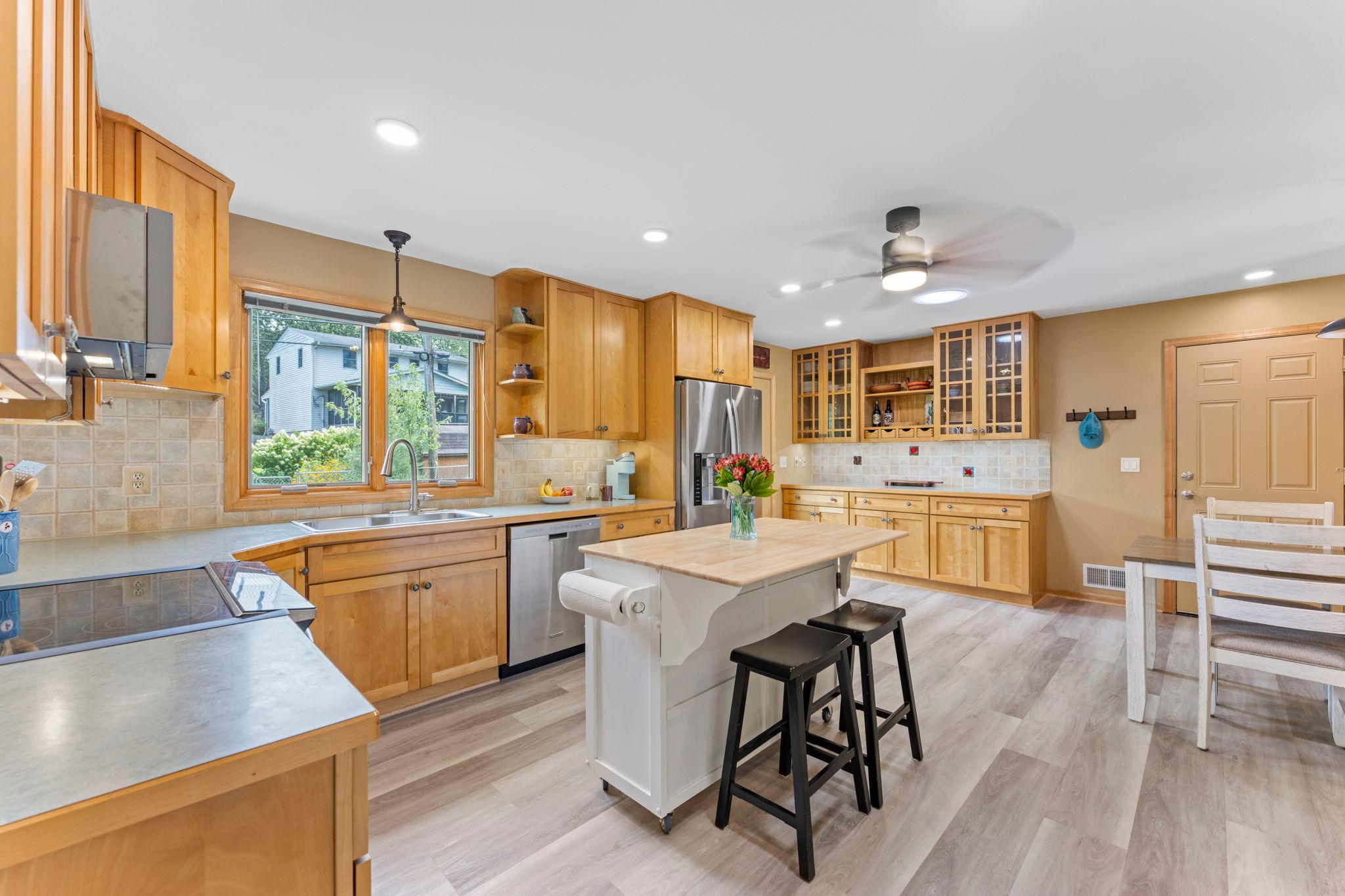 View of Residential at 3848 Maryland Avenue, New Hope MN 55427, New Hope (7 of 41) - Mike Wilen | Minnesota Team Real Estate