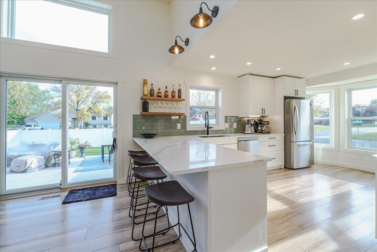 View of Residential at 565 Coventry Parkway, Eagan MN 55123, Eagan (8 of 55) - Mike Wilen | Minnesota Team Real Estate