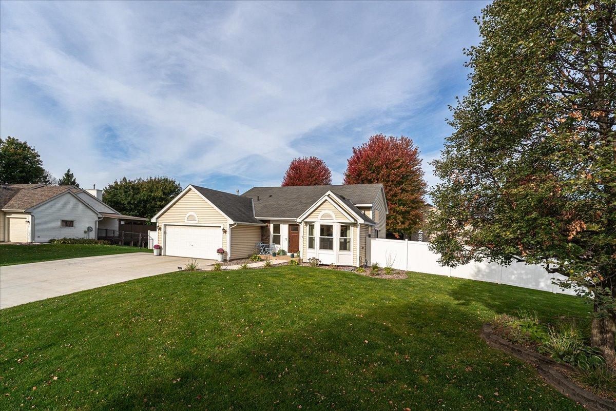 View of Residential at 565 Coventry Parkway, Eagan MN 55123, Eagan (2 of 55) - Mike Wilen | Minnesota Team Real Estate
