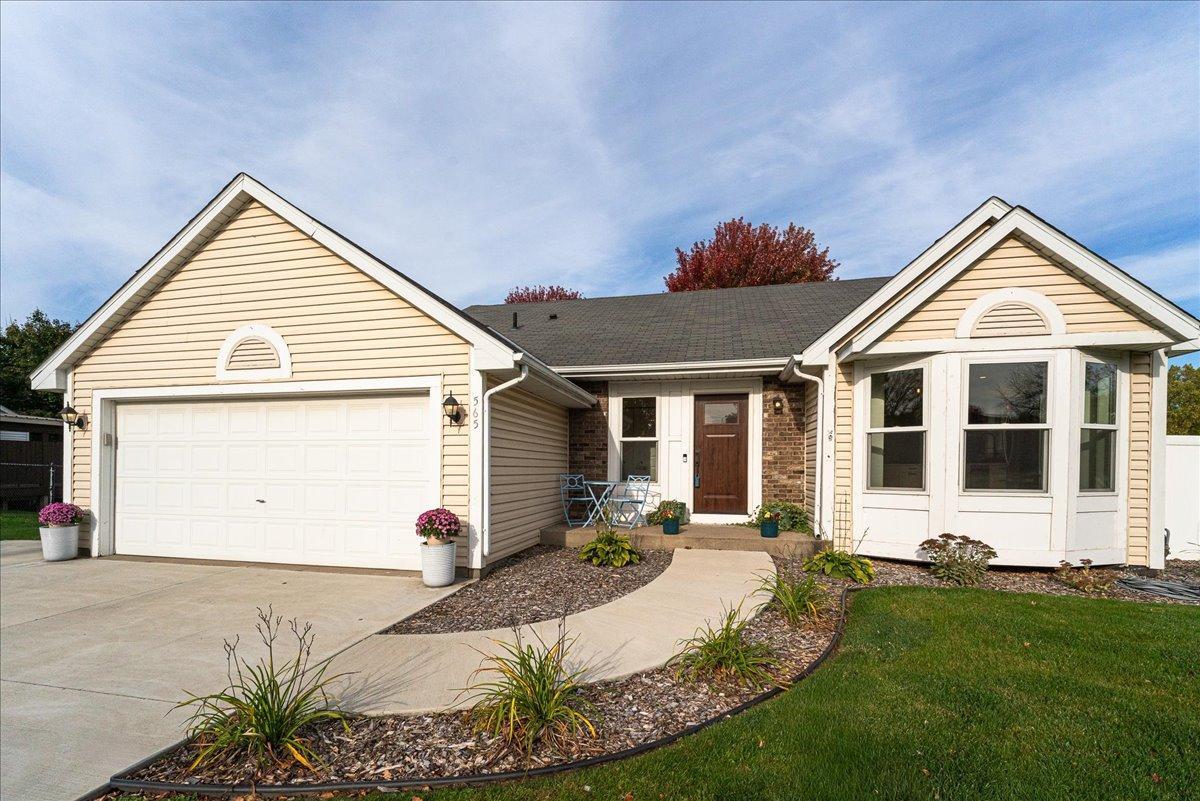 View of Single Family at 565 Coventry Parkway, Eagan - Mike Wilen | Minnesota Team Real Estate