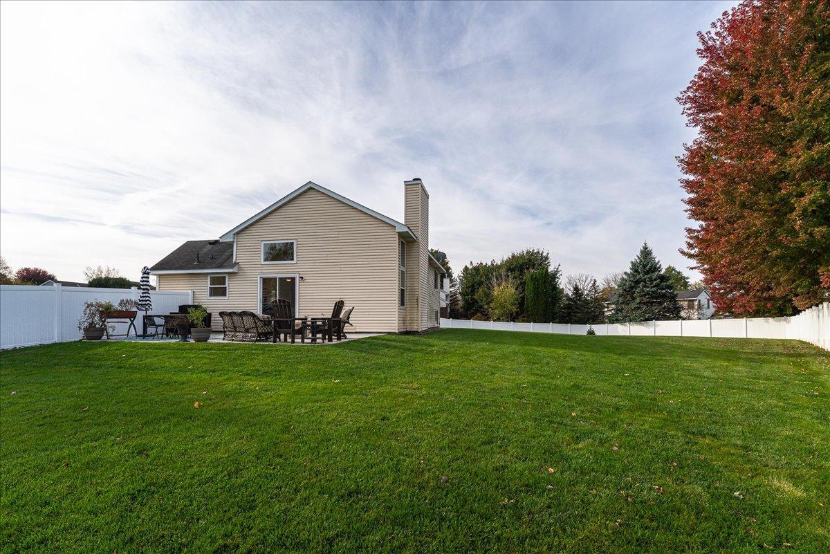 View of Residential at 565 Coventry Parkway, Eagan MN 55123, Eagan (37 of 55) - Mike Wilen | Minnesota Team Real Estate