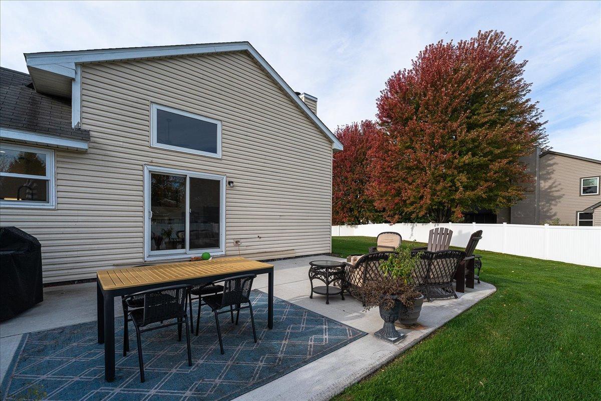 View of Residential at 565 Coventry Parkway, Eagan MN 55123, Eagan (35 of 55) - Mike Wilen | Minnesota Team Real Estate