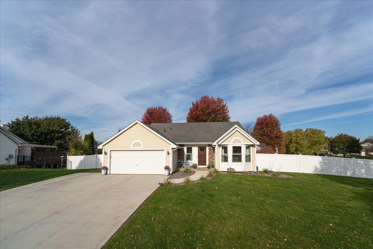 View of Residential at 565 Coventry Parkway, Eagan MN 55123, Eagan (47 of 55) - Mike Wilen | Minnesota Team Real Estate