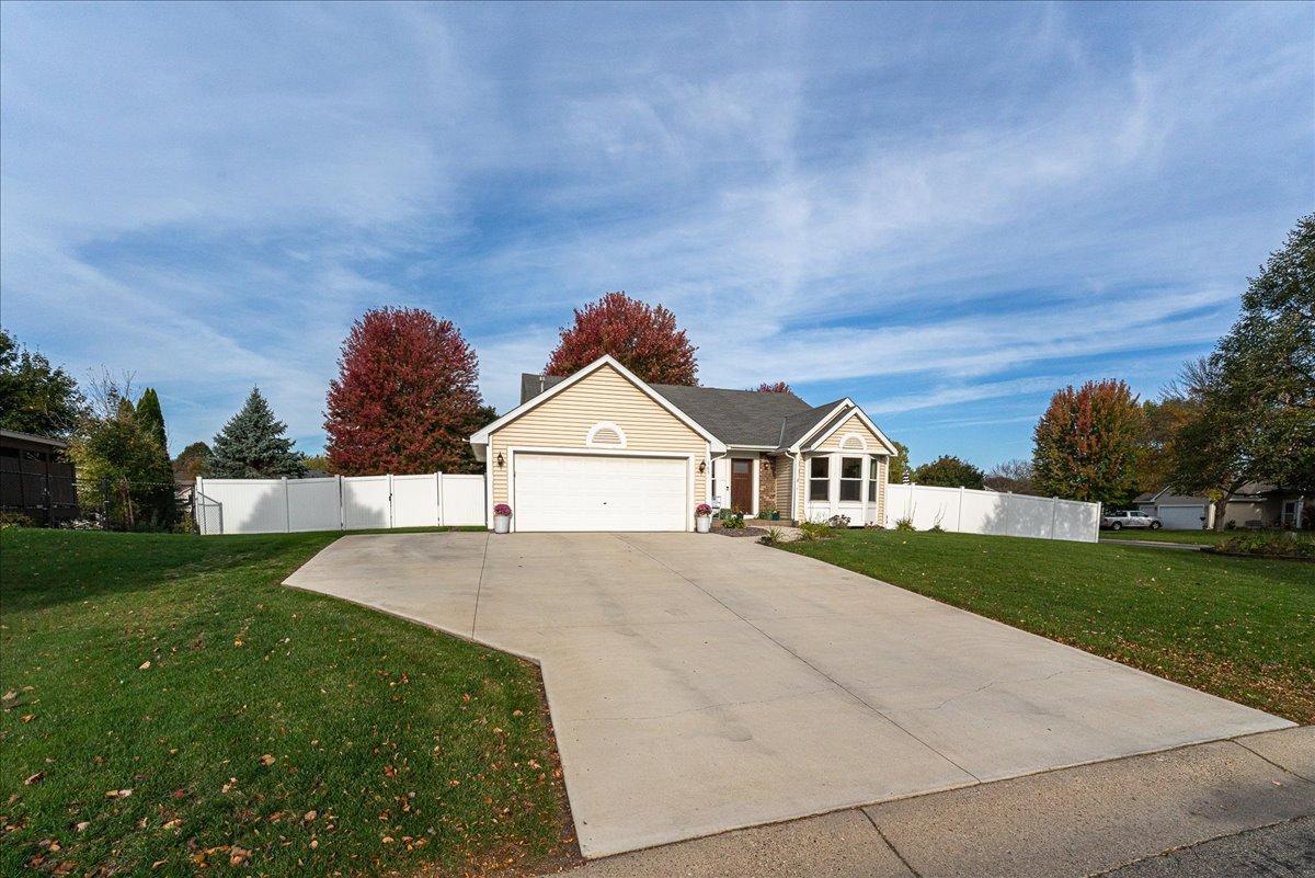 View of Residential at 565 Coventry Parkway, Eagan MN 55123, Eagan (46 of 55) - Mike Wilen | Minnesota Team Real Estate