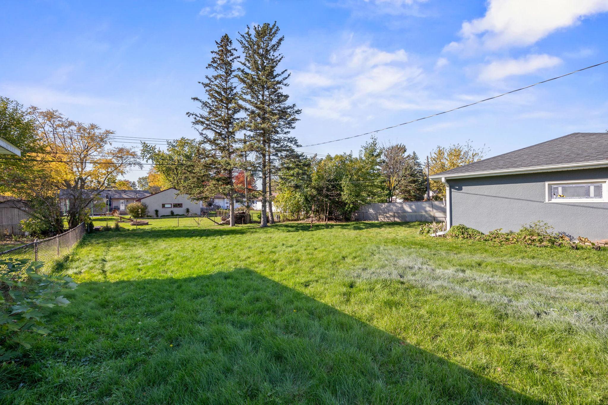 View of Residential at 2735 Chippewa Avenue, North Saint Paul MN 55109, North Saint Paul (25 of 31) - Mike Wilen | Minnesota Team Real Estate