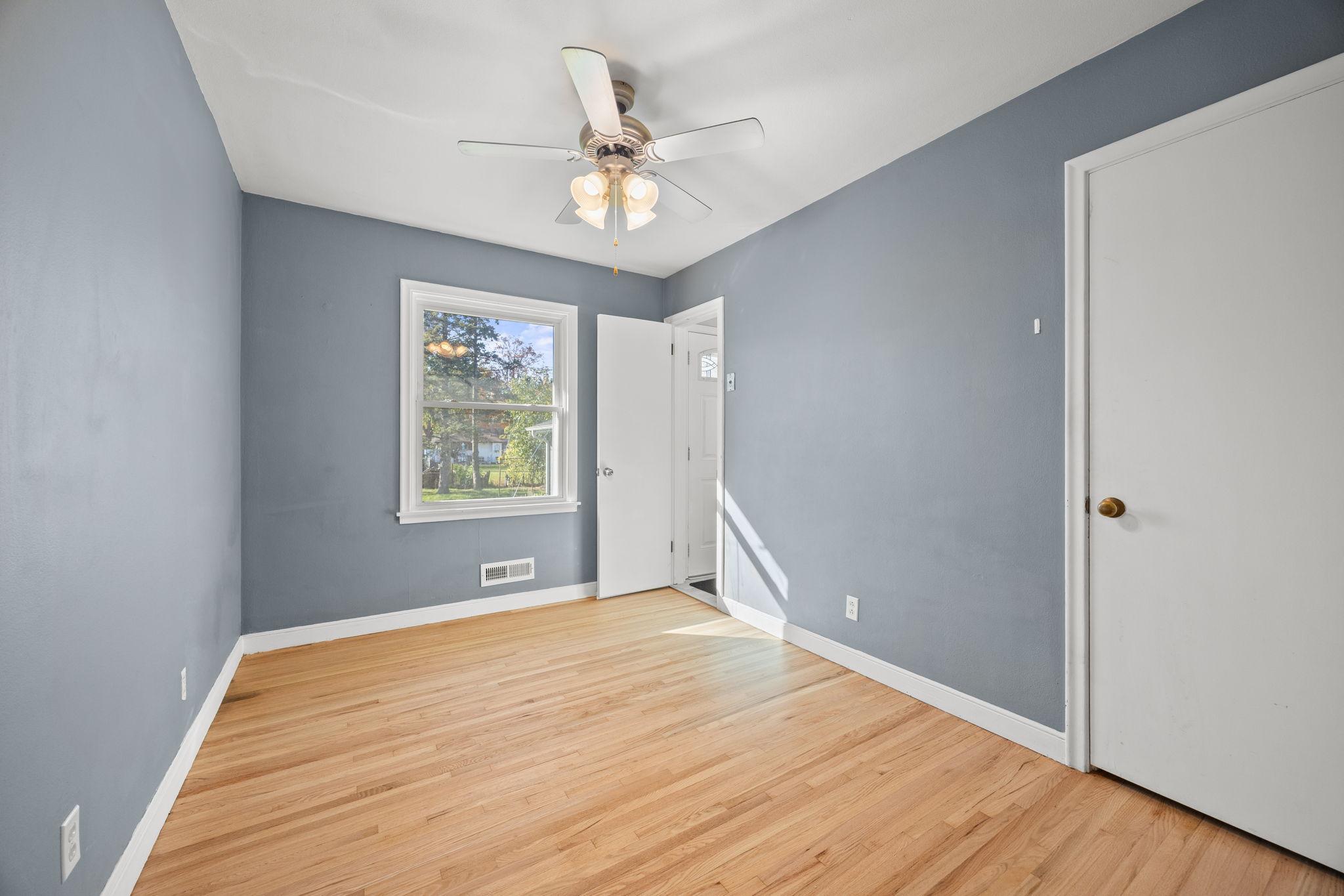 View of Residential at 2735 Chippewa Avenue, North Saint Paul MN 55109, North Saint Paul (19 of 31) - Mike Wilen | Minnesota Team Real Estate