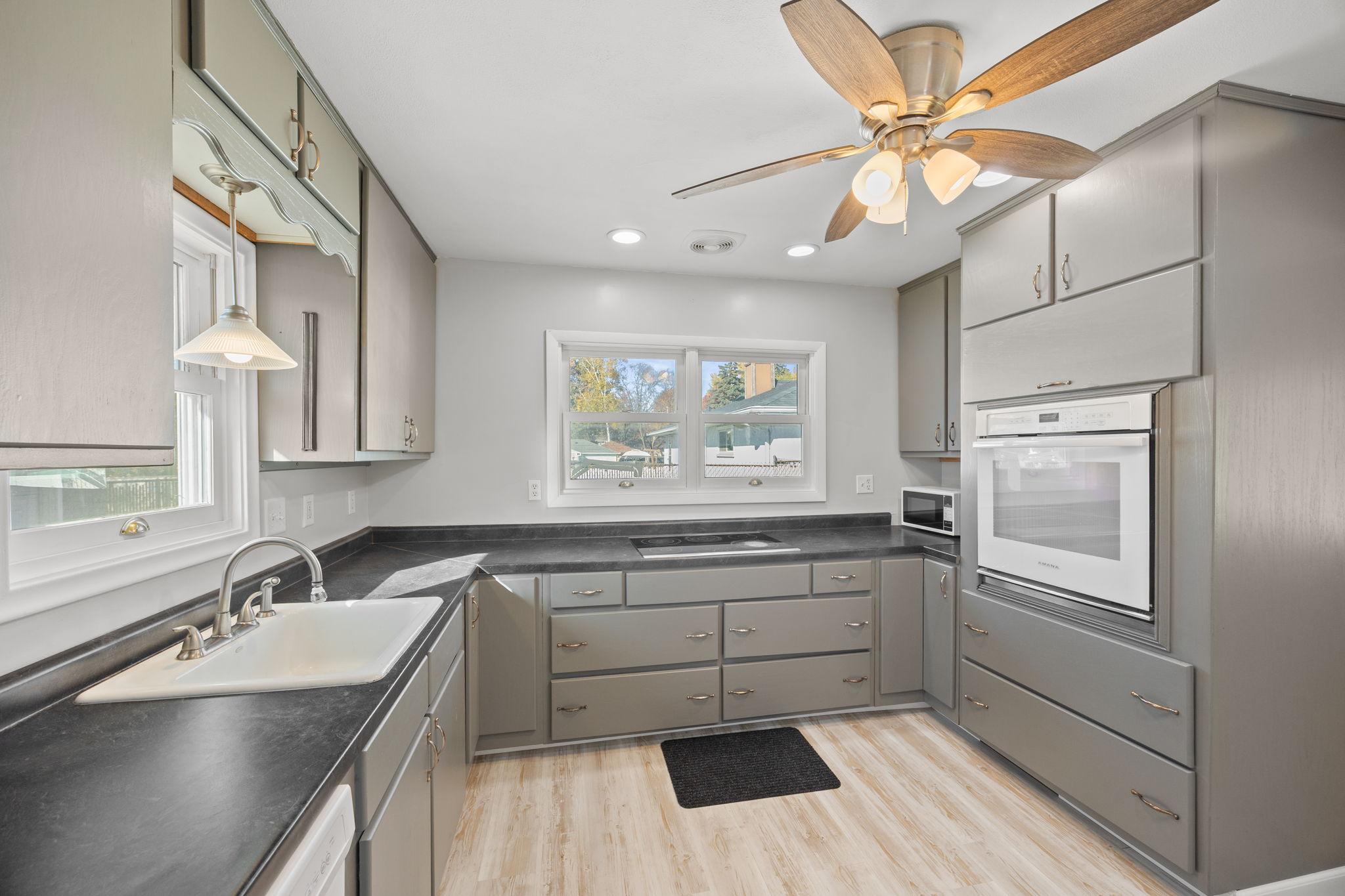 View of Residential at 2735 Chippewa Avenue, North Saint Paul MN 55109, North Saint Paul (17 of 31) - Mike Wilen | Minnesota Team Real Estate
