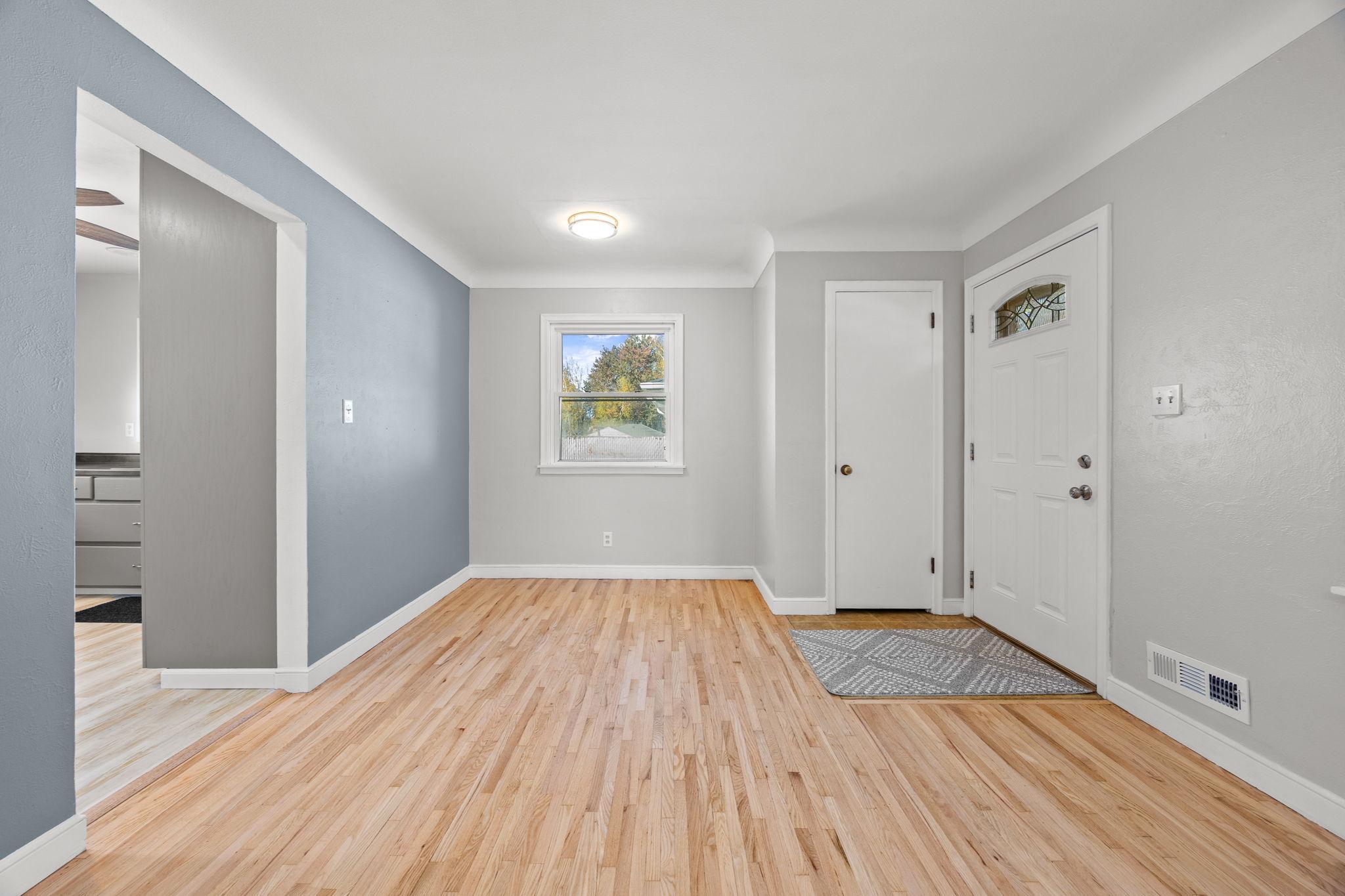 View of Residential at 2735 Chippewa Avenue, North Saint Paul MN 55109, North Saint Paul (15 of 31) - Mike Wilen | Minnesota Team Real Estate