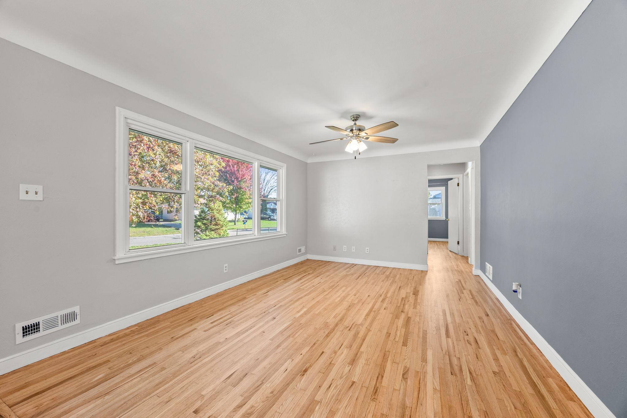 View of Residential at 2735 Chippewa Avenue, North Saint Paul MN 55109, North Saint Paul (13 of 31) - Mike Wilen | Minnesota Team Real Estate