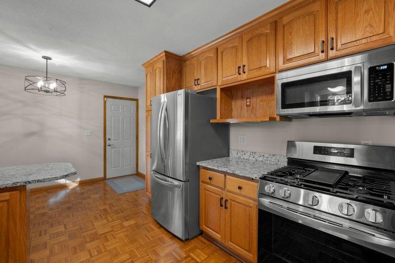 View of Residential at 9031 Johnson Avenue, Bloomington MN 55437, Bloomington (20 of 39) - Mike Wilen | Minnesota Team Real Estate