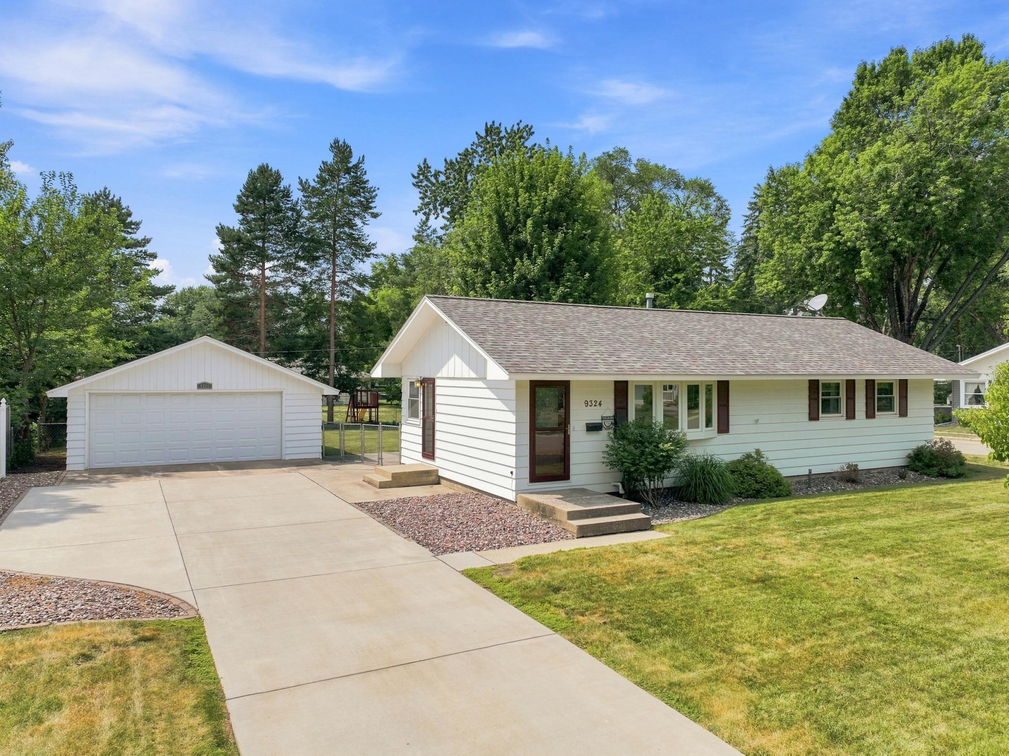View of Residential at 9324 10th Avenue, Bloomington MN 55420, Bloomington (73 of 75) - Mike Wilen | Minnesota Team Real Estate