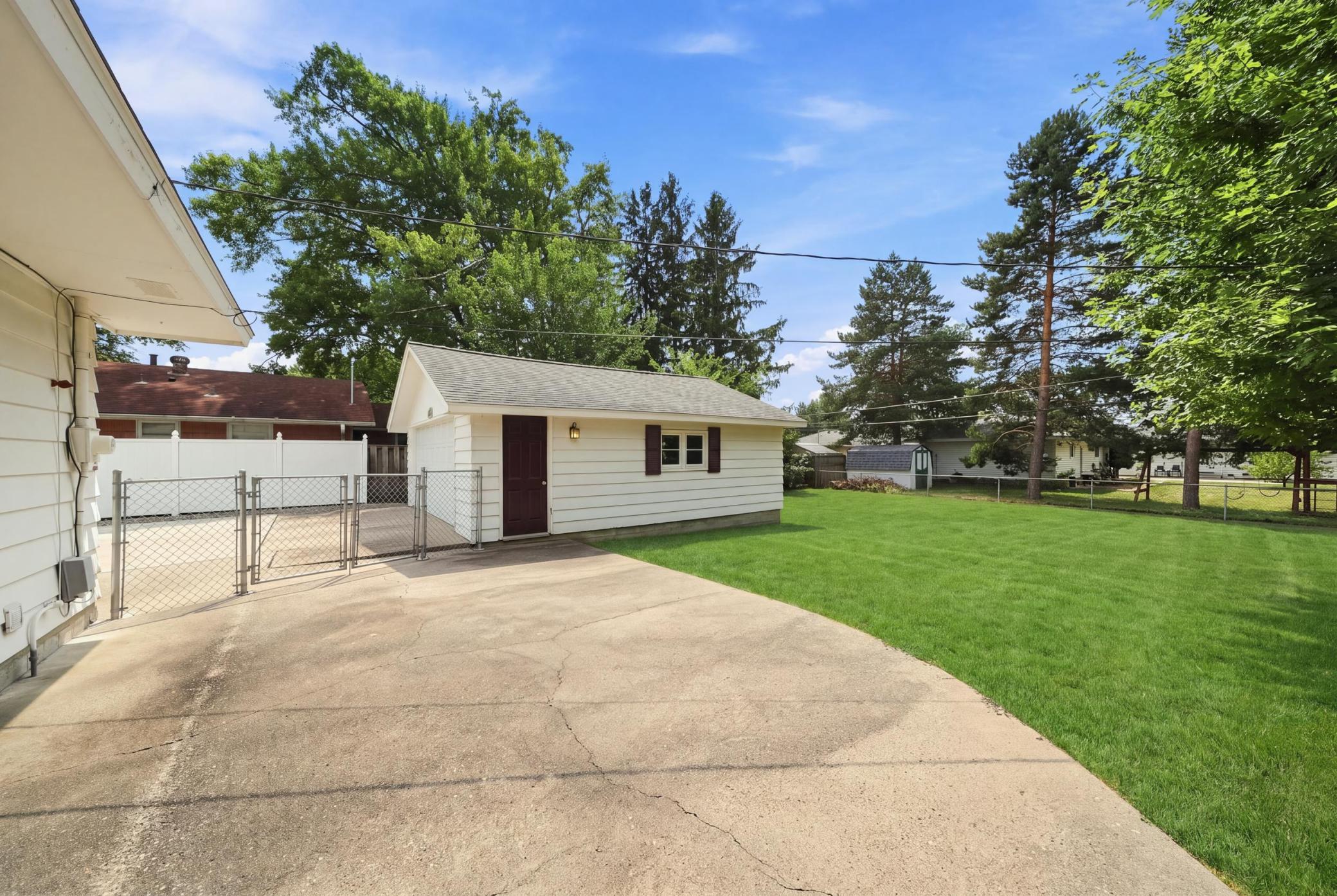 View of Residential at 9324 10th Avenue, Bloomington MN 55420, Bloomington (31 of 75) - Mike Wilen | Minnesota Team Real Estate