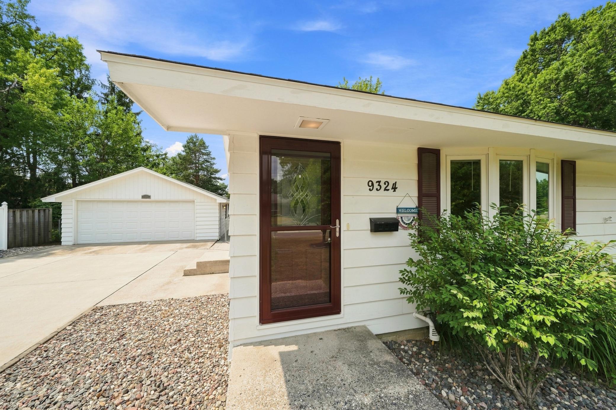View of Residential at 9324 10th Avenue, Bloomington MN 55420, Bloomington (3 of 75) - Mike Wilen | Minnesota Team Real Estate