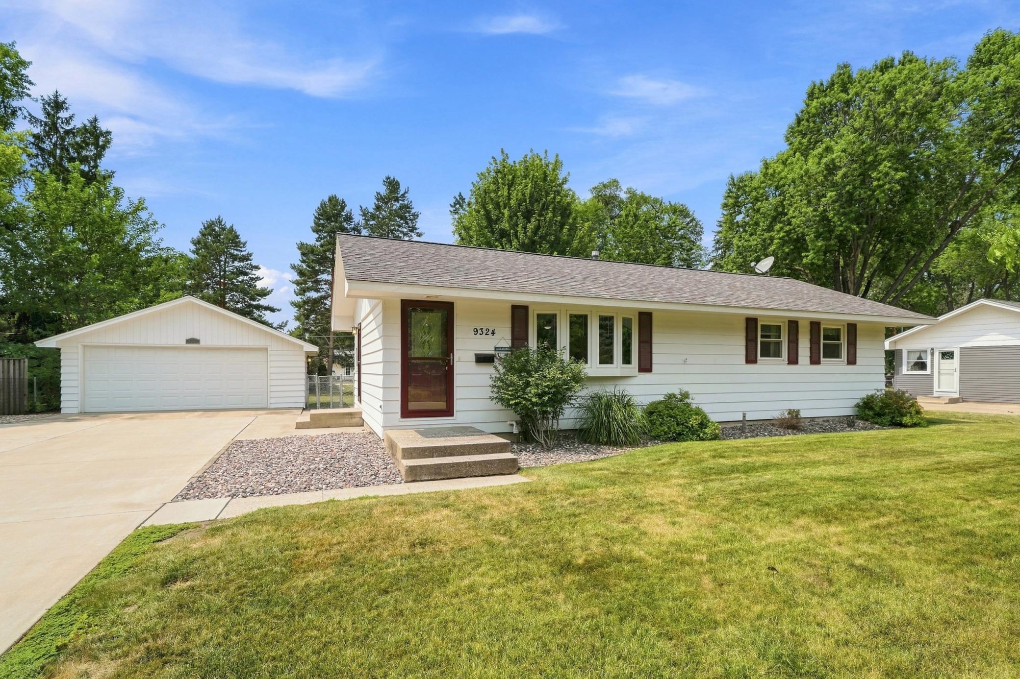 View of Residential at 9324 10th Avenue, Bloomington MN 55420, Bloomington (74 of 75) - Mike Wilen | Minnesota Team Real Estate