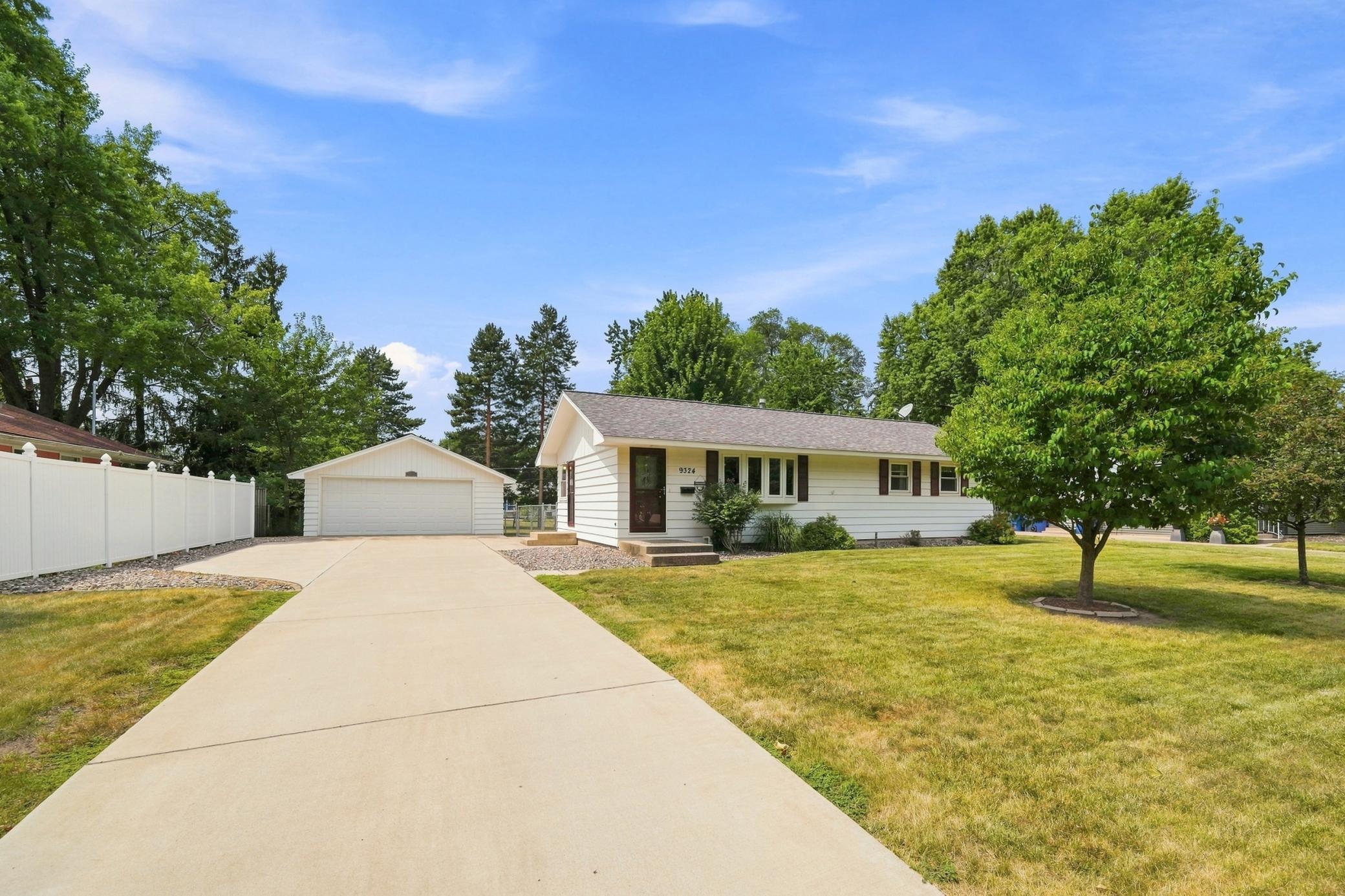 View of Residential at 9324 10th Avenue, Bloomington MN 55420, Bloomington (72 of 75) - Mike Wilen | Minnesota Team Real Estate