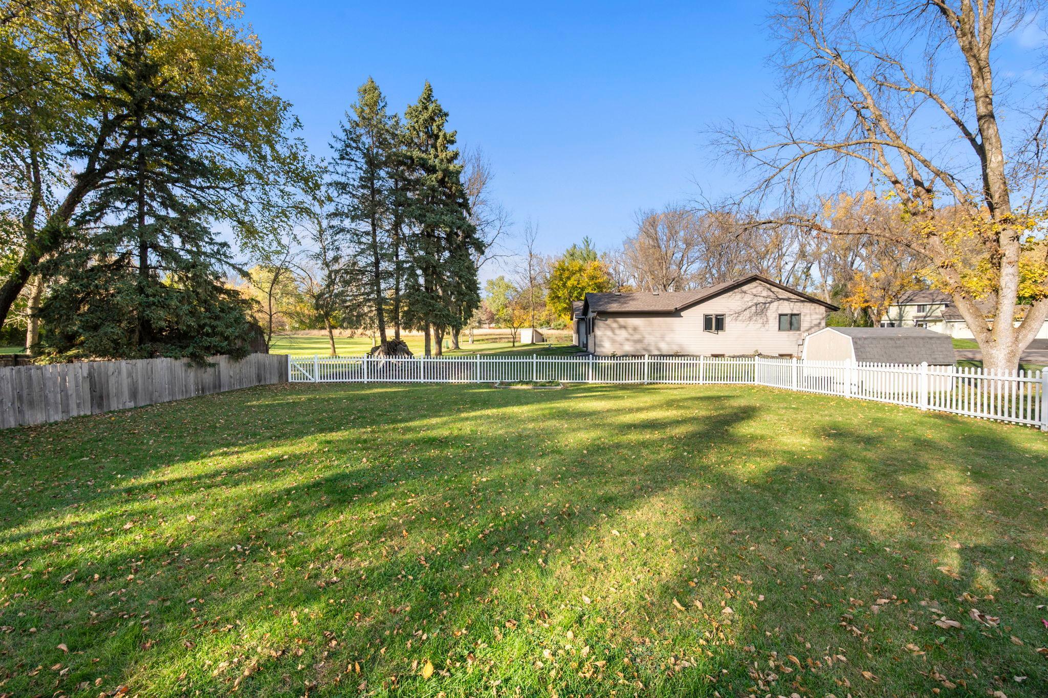 View of Residential at 8308 104th Street, Bloomington MN 55438, Bloomington (36 of 47) - Mike Wilen | Minnesota Team Real Estate
