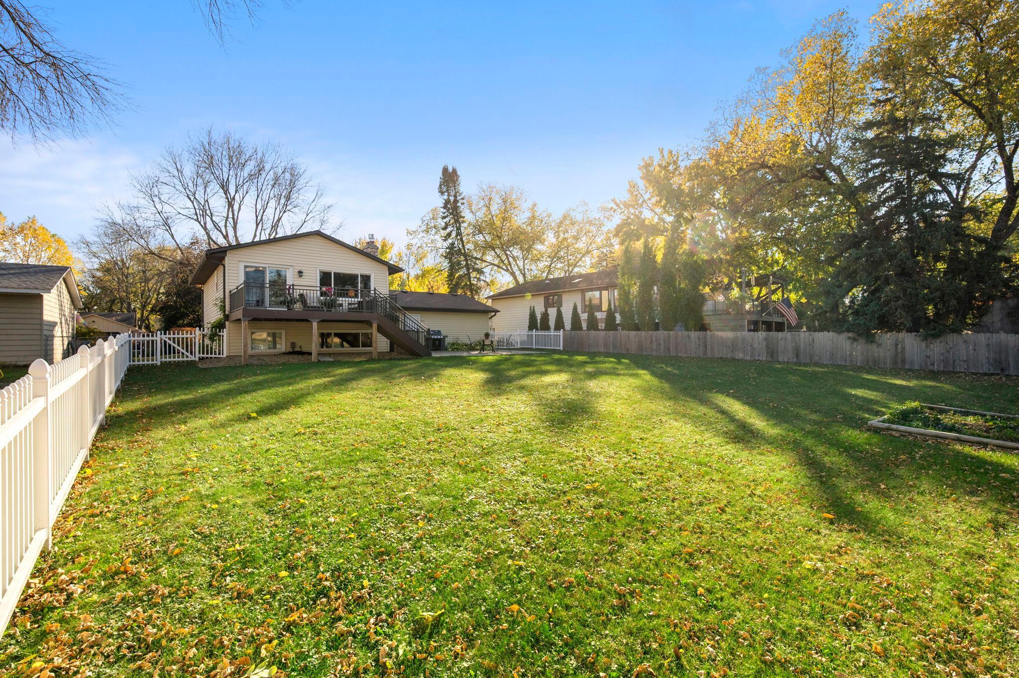 View of Residential at 8308 104th Street, Bloomington MN 55438, Bloomington (37 of 47) - Mike Wilen | Minnesota Team Real Estate