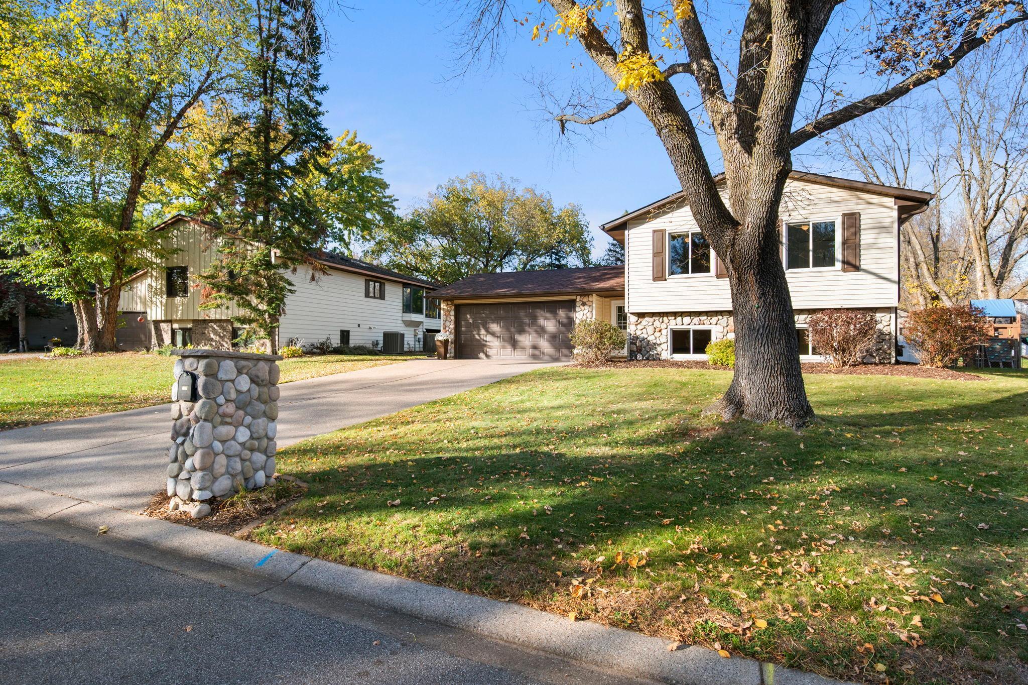 View of Residential at 8308 104th Street, Bloomington MN 55438, Bloomington (32 of 47) - Mike Wilen | Minnesota Team Real Estate