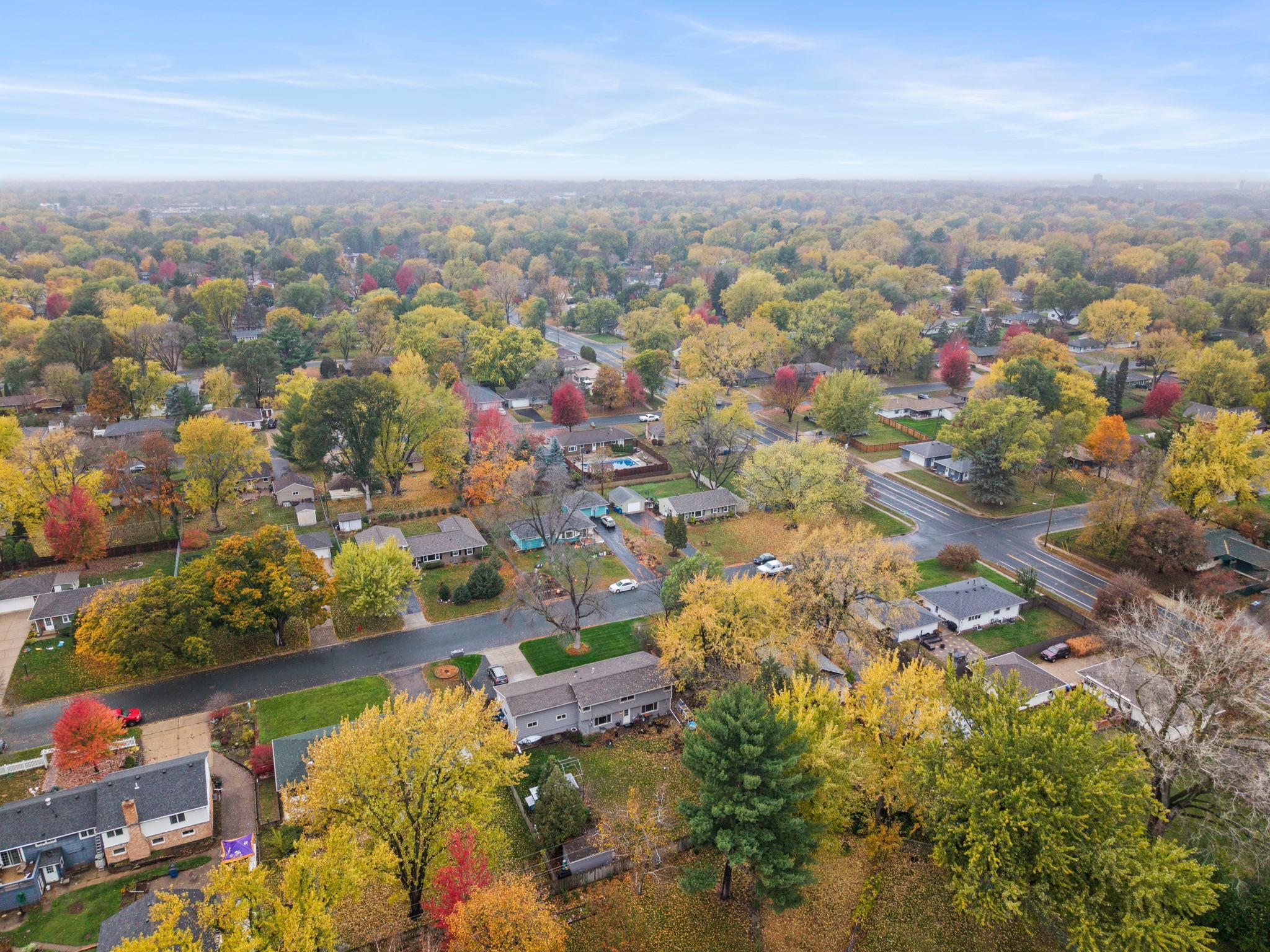View of Residential at 10621 Russell Avenue, Bloomington MN 55431, Bloomington (24 of 29) - Mike Wilen | Minnesota Team Real Estate