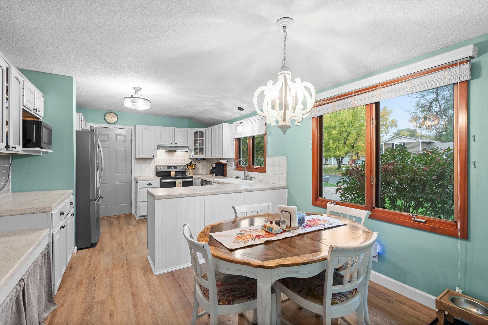 View of Residential at 10621 Russell Avenue, Bloomington MN 55431, Bloomington (8 of 29) - Mike Wilen | Minnesota Team Real Estate
