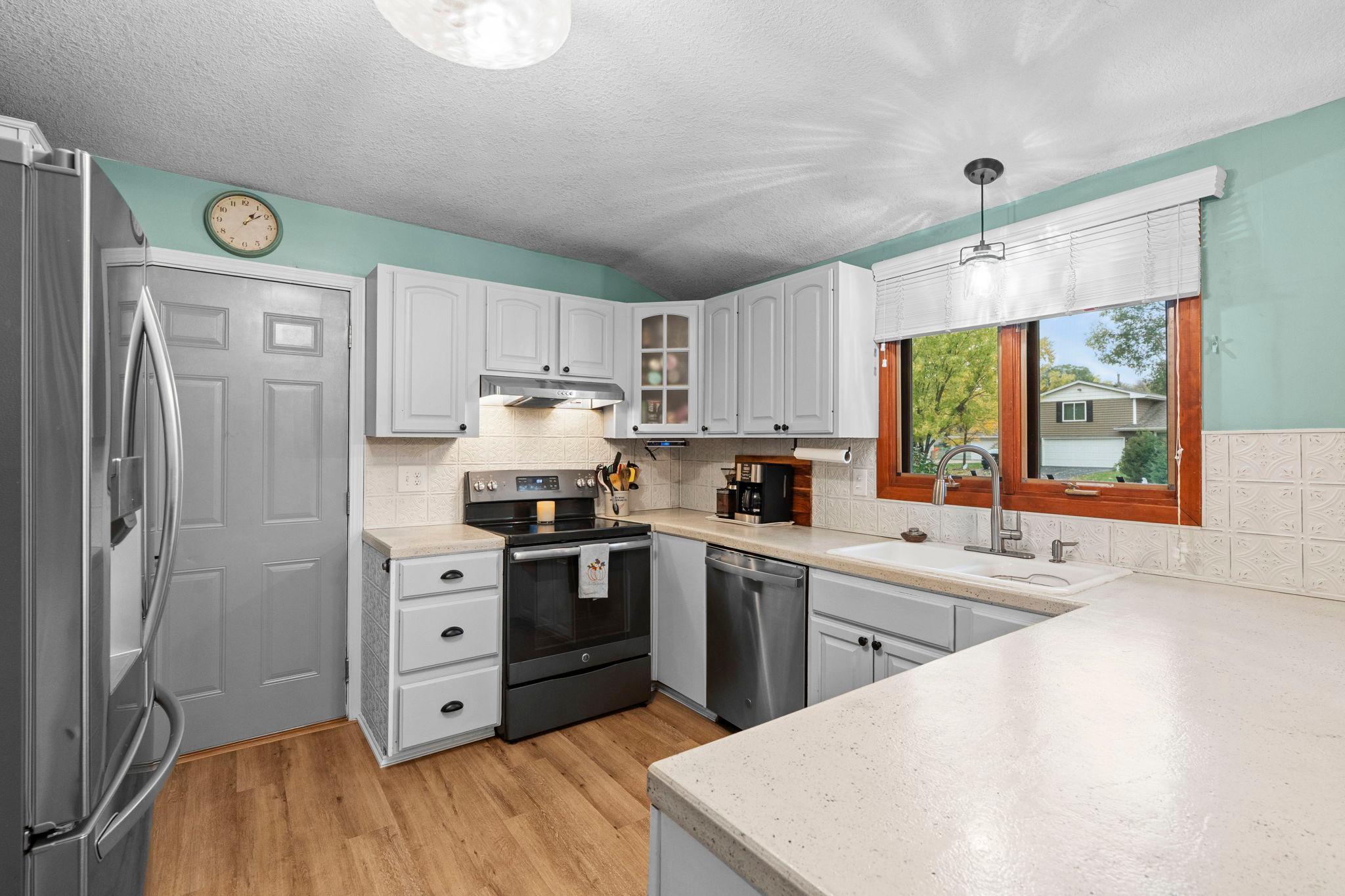 View of Residential at 10621 Russell Avenue, Bloomington MN 55431, Bloomington (5 of 29) - Mike Wilen | Minnesota Team Real Estate