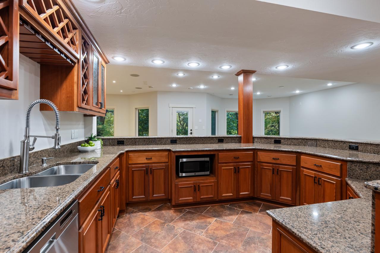 View of Residential at 18600 Ridgewood Road, Minnetonka MN 55391, Minnetonka (52 of 67) - Mike Wilen | Minnesota Team Real Estate