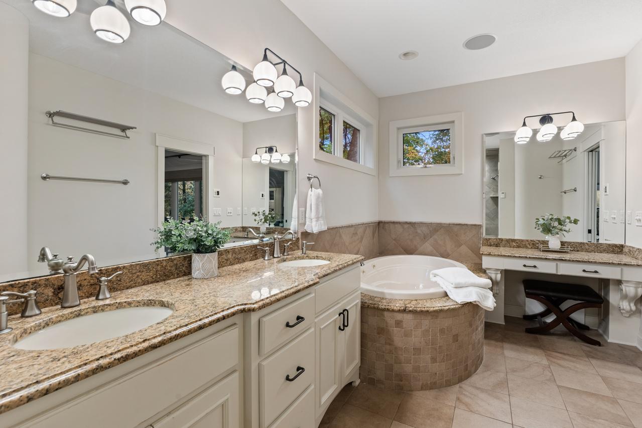 View of Residential at 18600 Ridgewood Road, Minnetonka MN 55391, Minnetonka (33 of 67) - Mike Wilen | Minnesota Team Real Estate