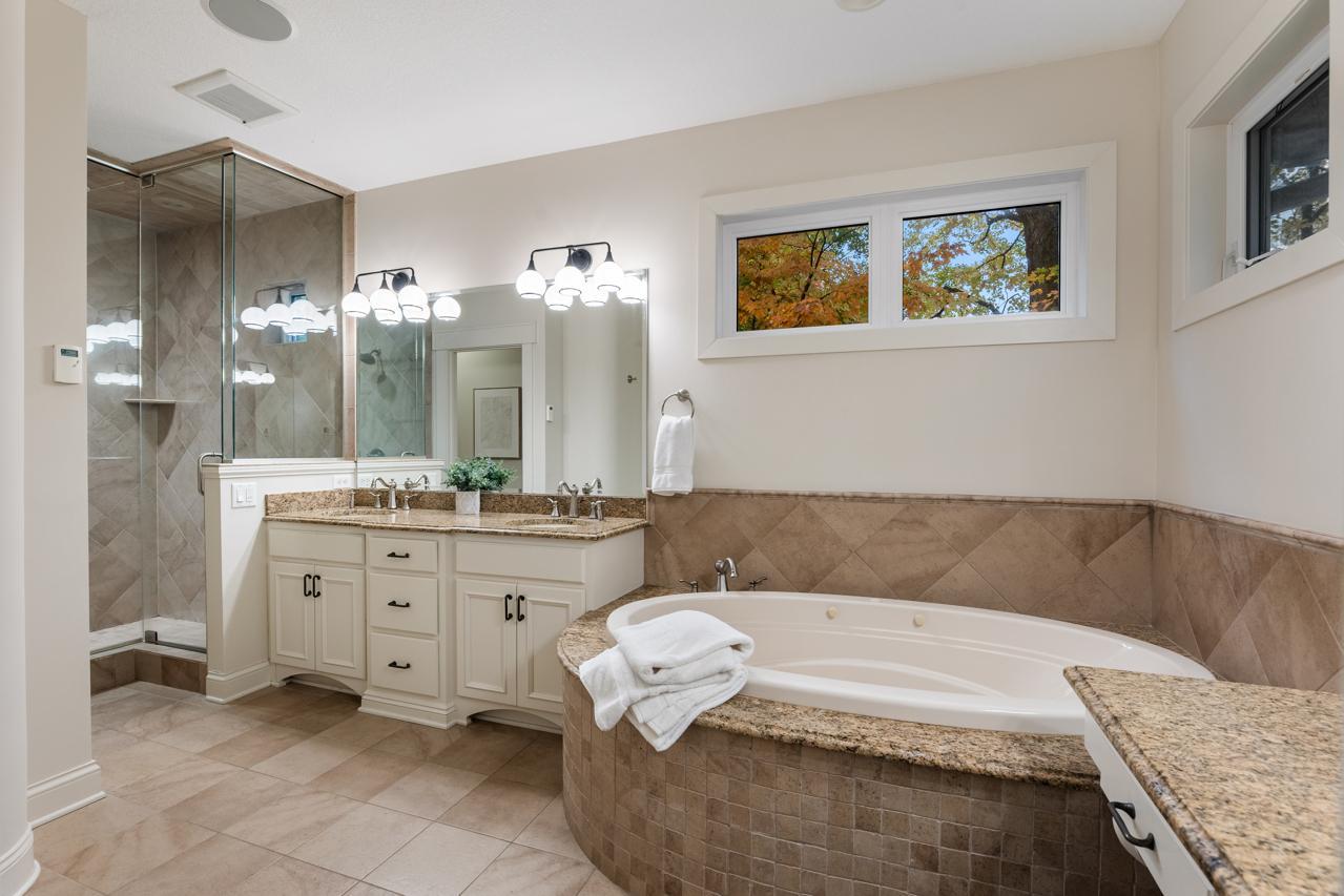 View of Residential at 18600 Ridgewood Road, Minnetonka MN 55391, Minnetonka (32 of 67) - Mike Wilen | Minnesota Team Real Estate