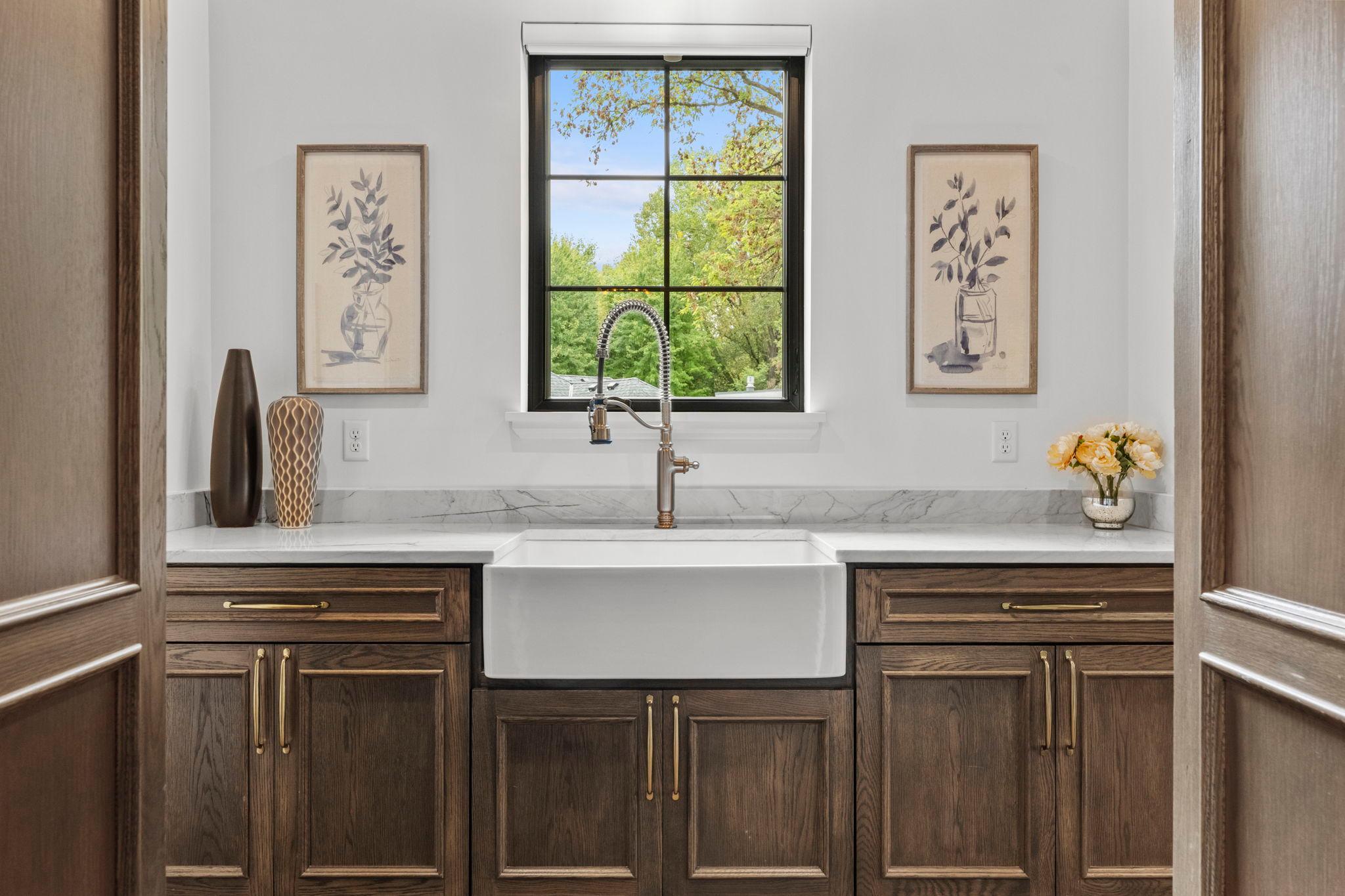 View of Residential at 1915 Oakland Road, Minnetonka MN 55305, Minnetonka (31 of 148) - Mike Wilen | Minnesota Team Real Estate