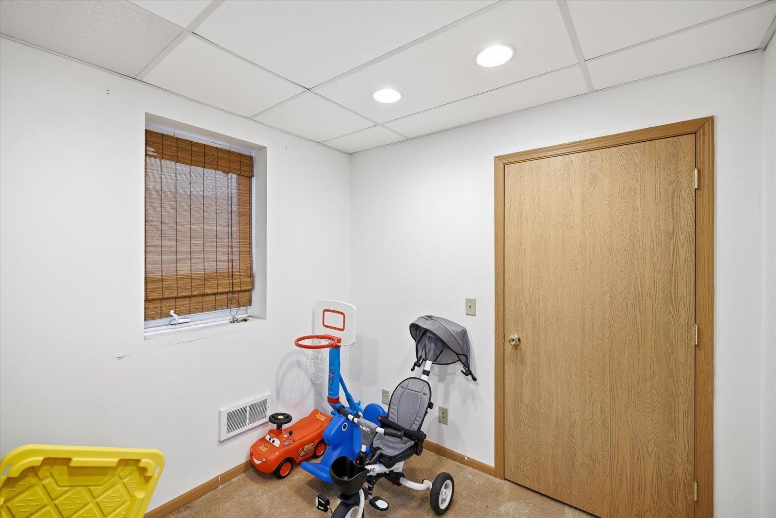 View of Residential at 4141 Fremont Avenue, Minneapolis MN 55412, Minneapolis (42 of 53) - Mike Wilen | Minnesota Team Real Estate