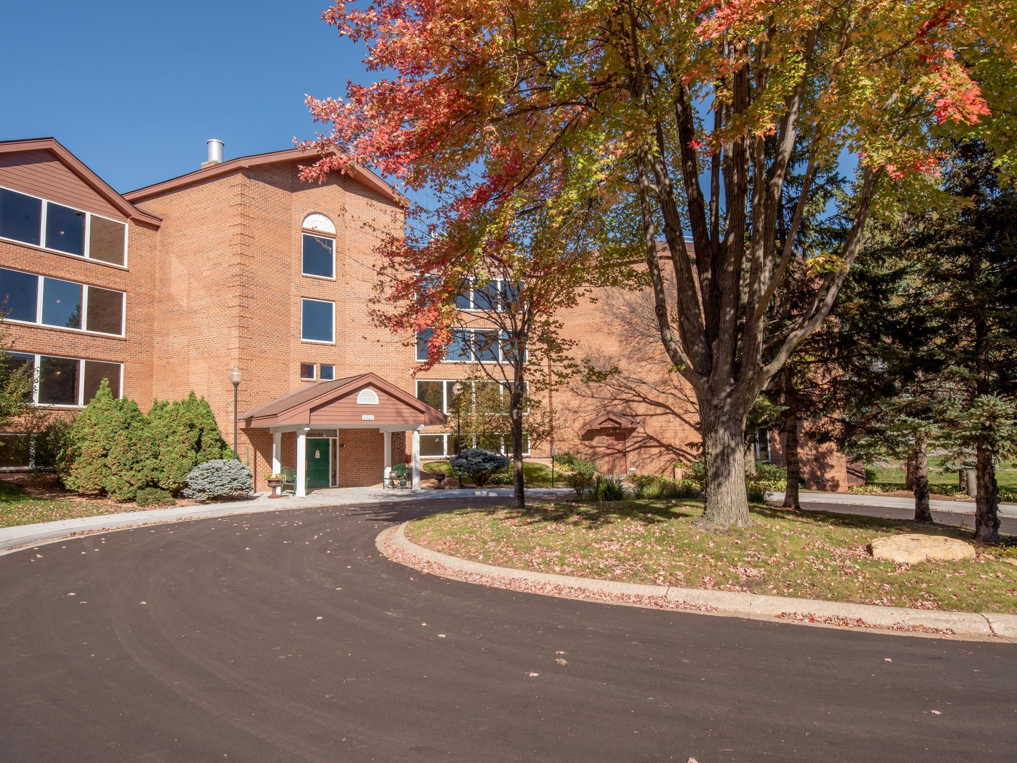 View of Residential at 1021 Sibley Memorial Highway #204, Mendota Heights MN 55118, Mendota Heights (50 of 53) - Mike Wilen | Minnesota Team Real Estate
