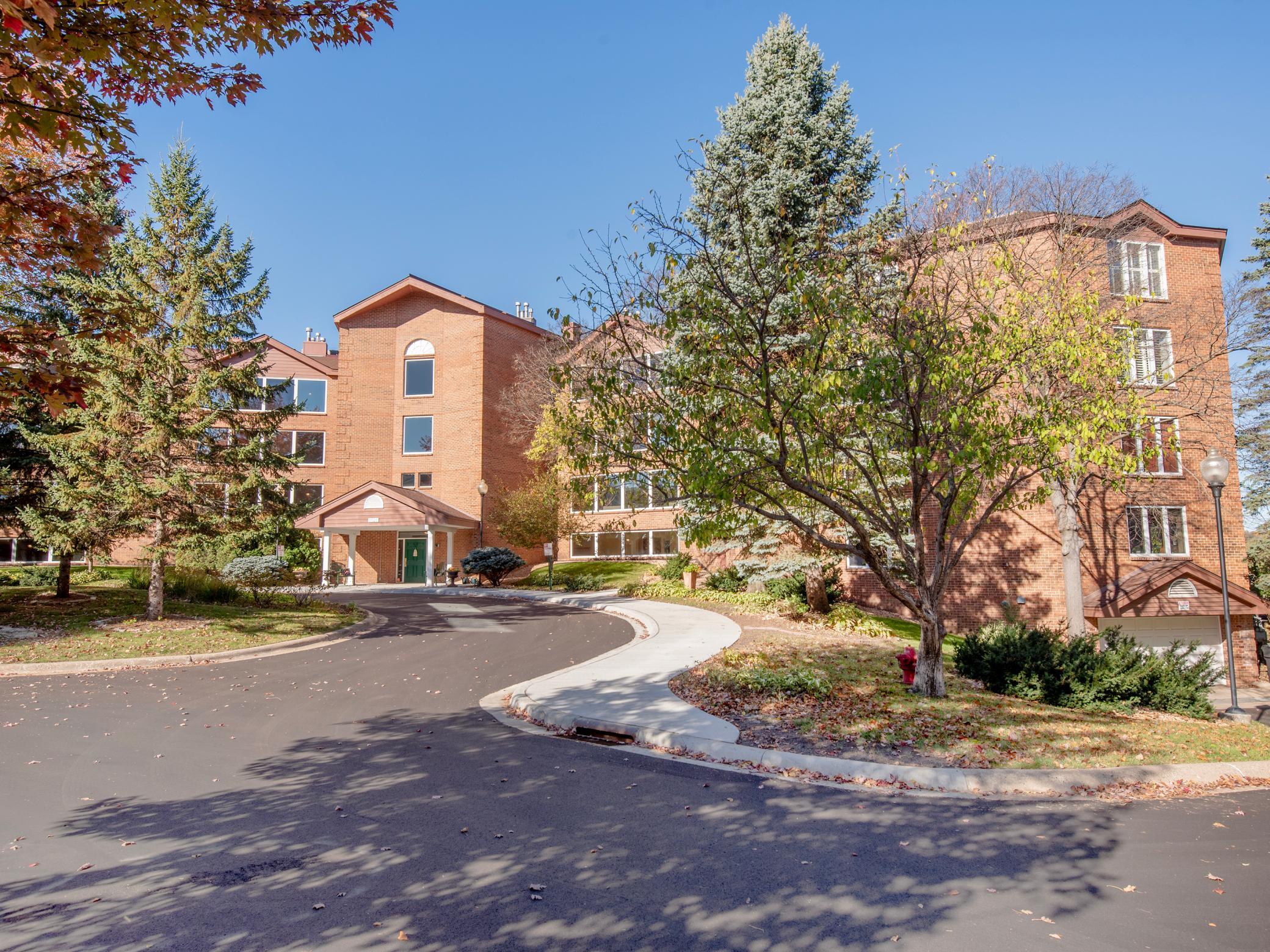 View of Residential at 1021 Sibley Memorial Highway #204, Mendota Heights MN 55118, Mendota Heights (41 of 53) - Mike Wilen | Minnesota Team Real Estate